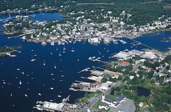 Harbor House Inn