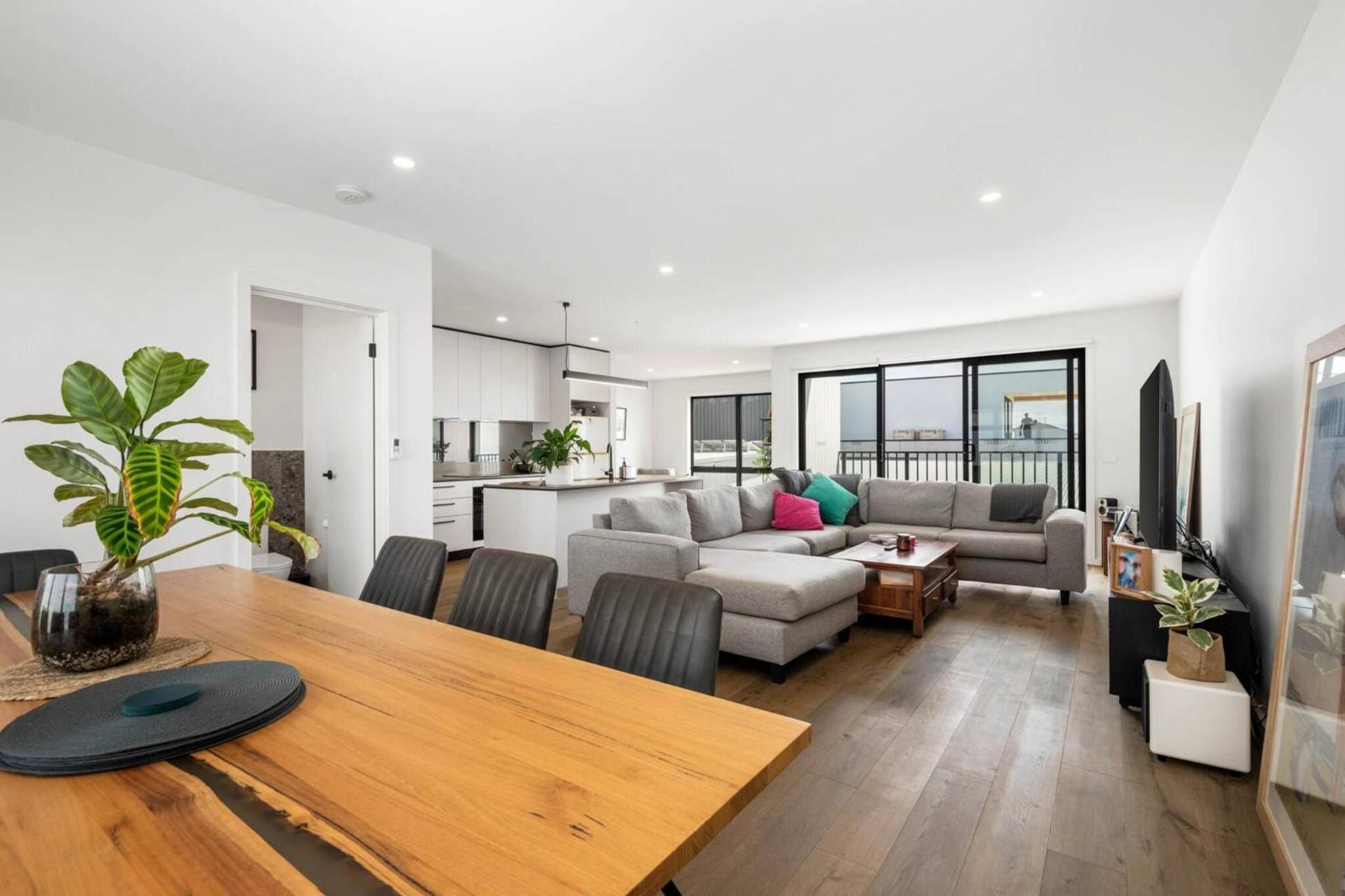 Modern Highton Hideaway Quiet Townhouse Comfort