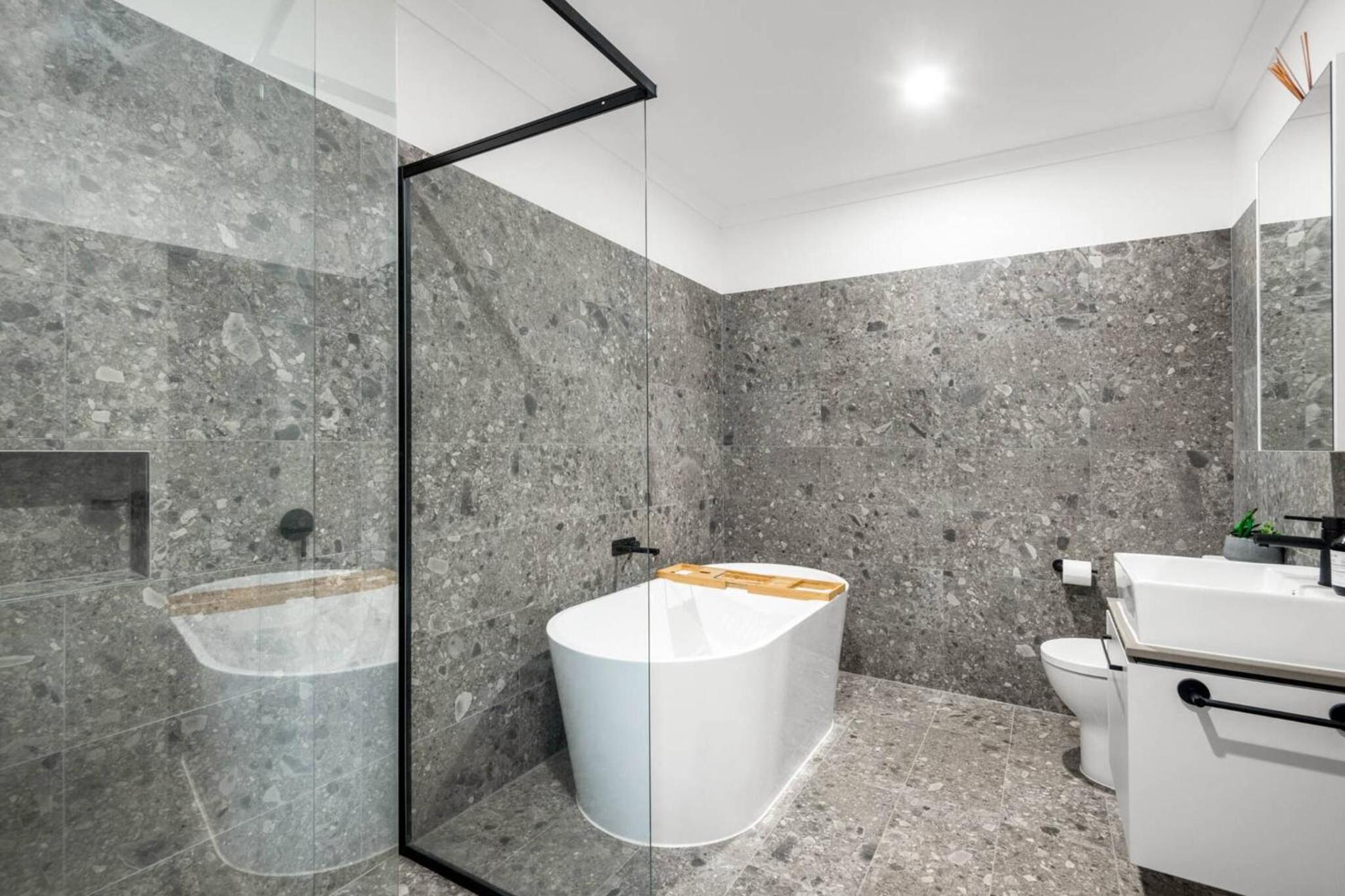 Modern Highton Hideaway Quiet Townhouse Comfort