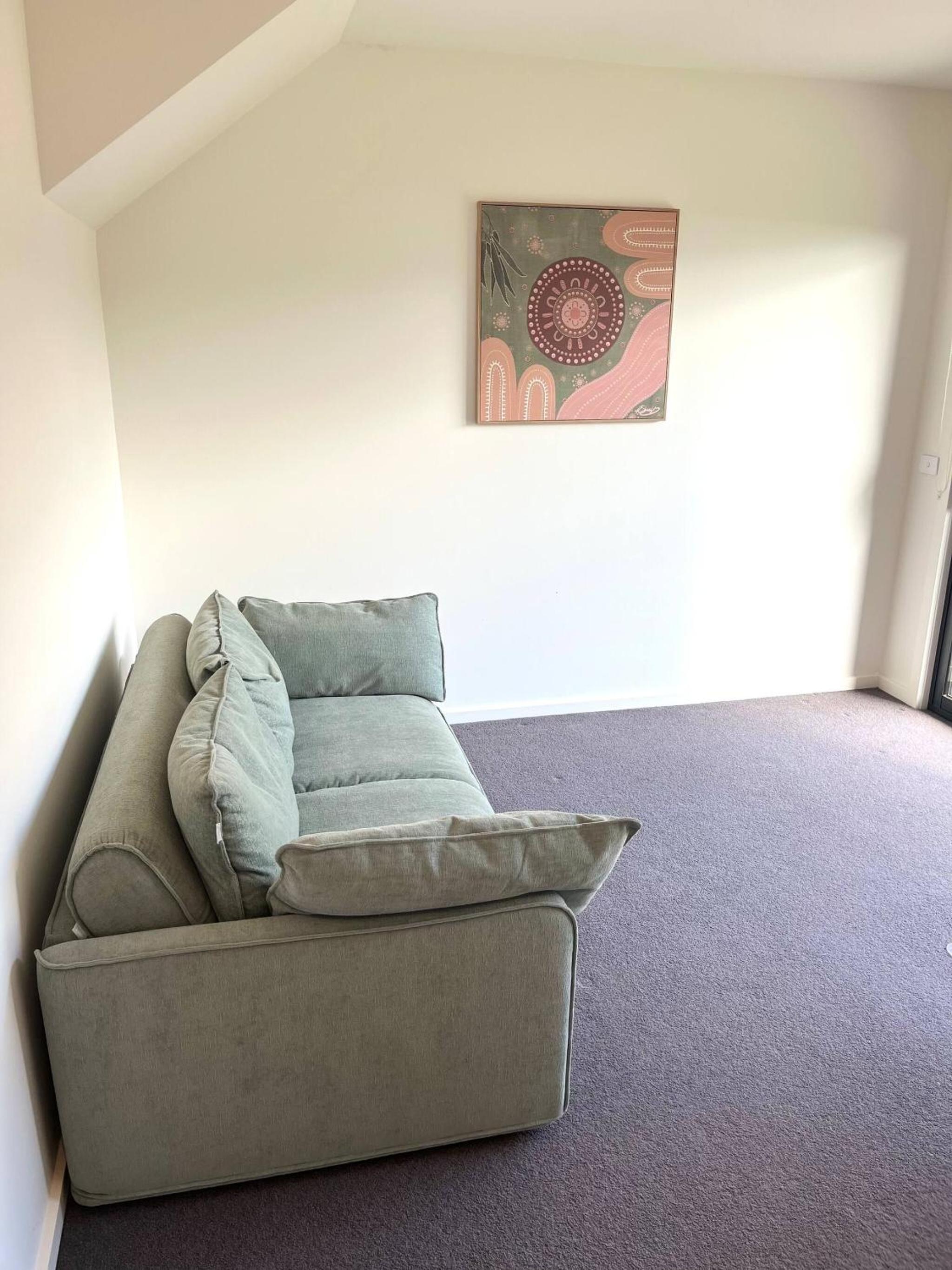 Modern Highton Hideaway Quiet Townhouse Comfort