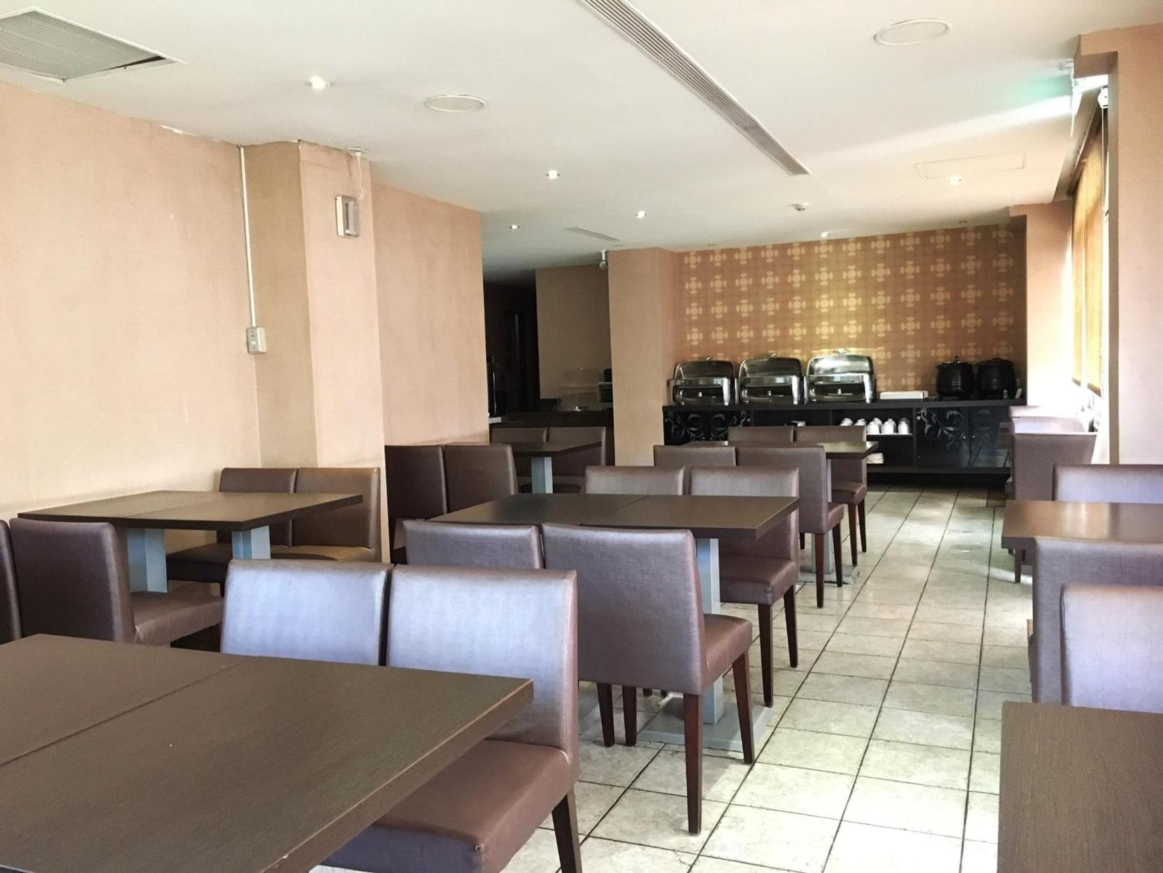 The Riverside Hotel & Motel