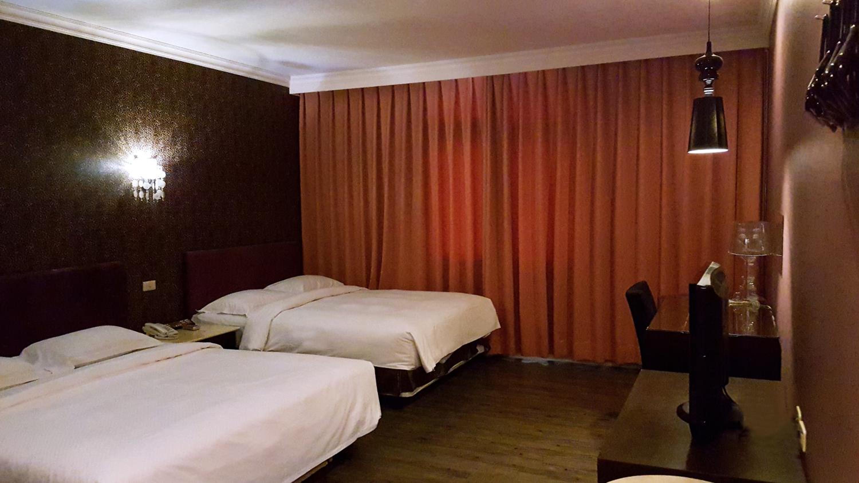 The Riverside Hotel & Motel