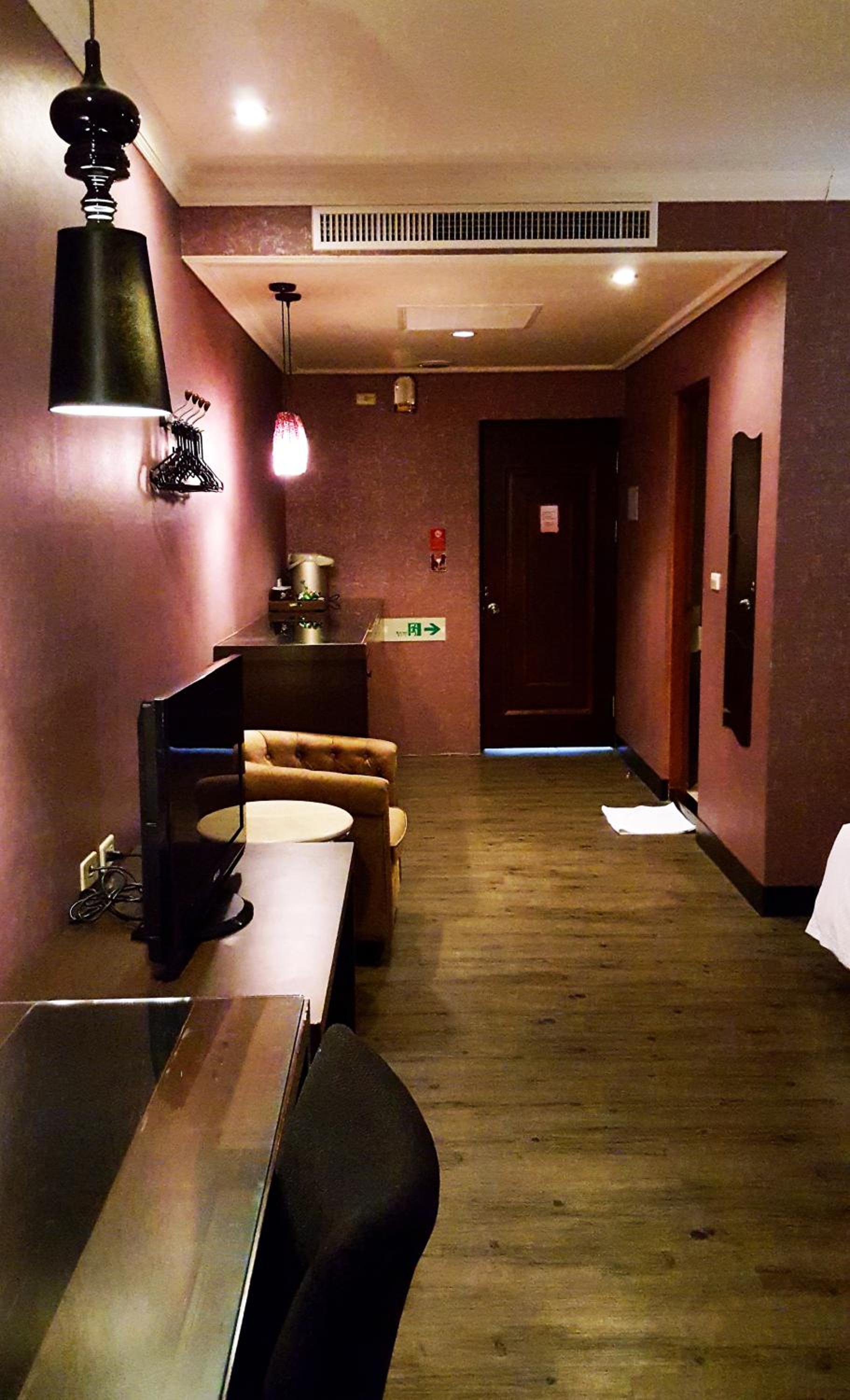 The Riverside Hotel & Motel