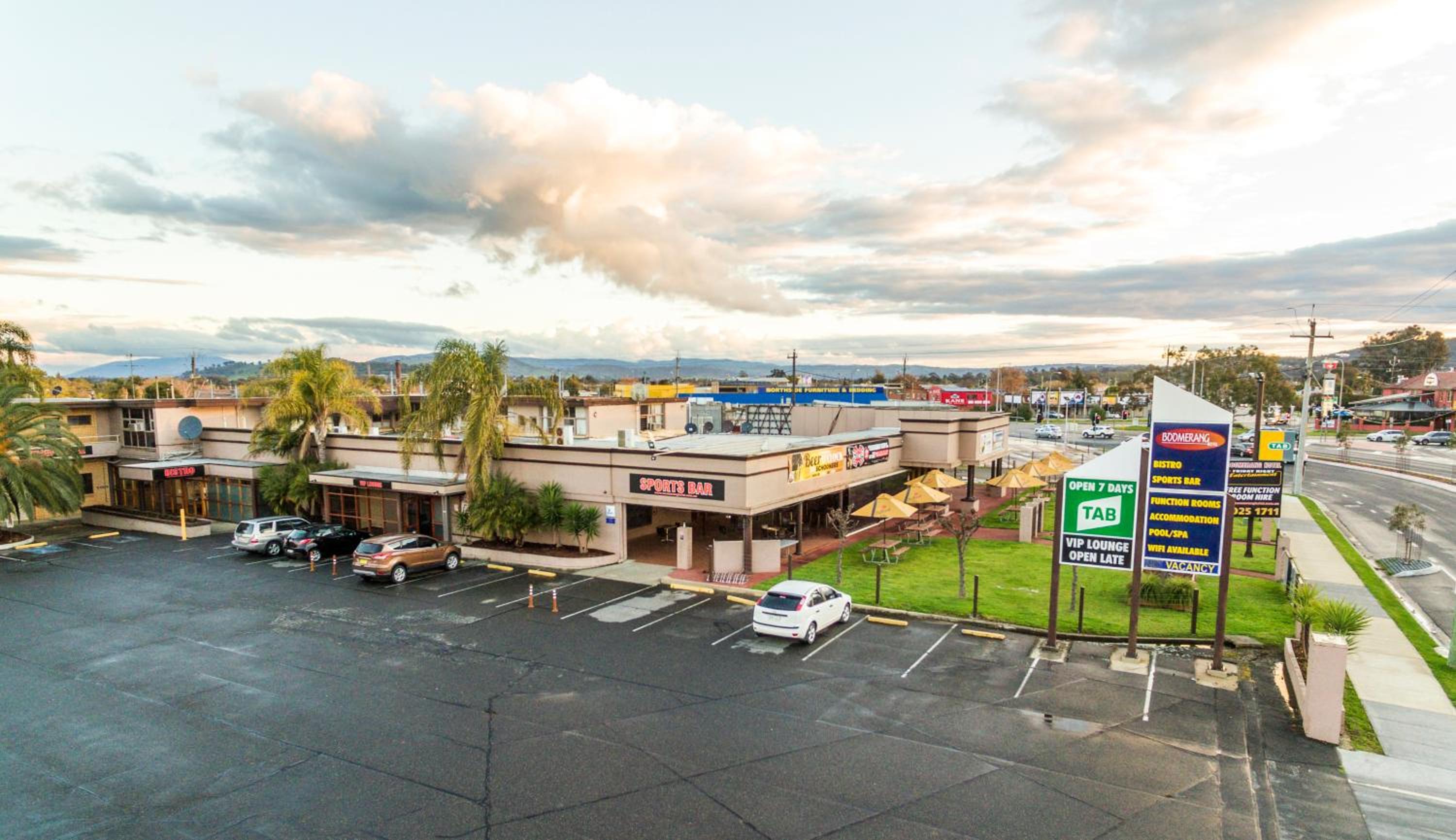 Boomerang Hotel