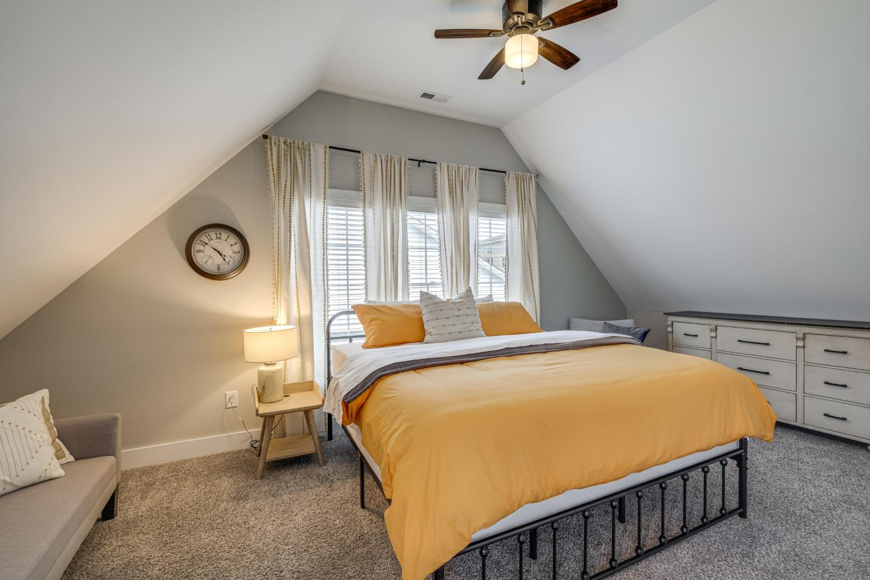 Getaway with Resort Perks at Smith Mountain Lake!