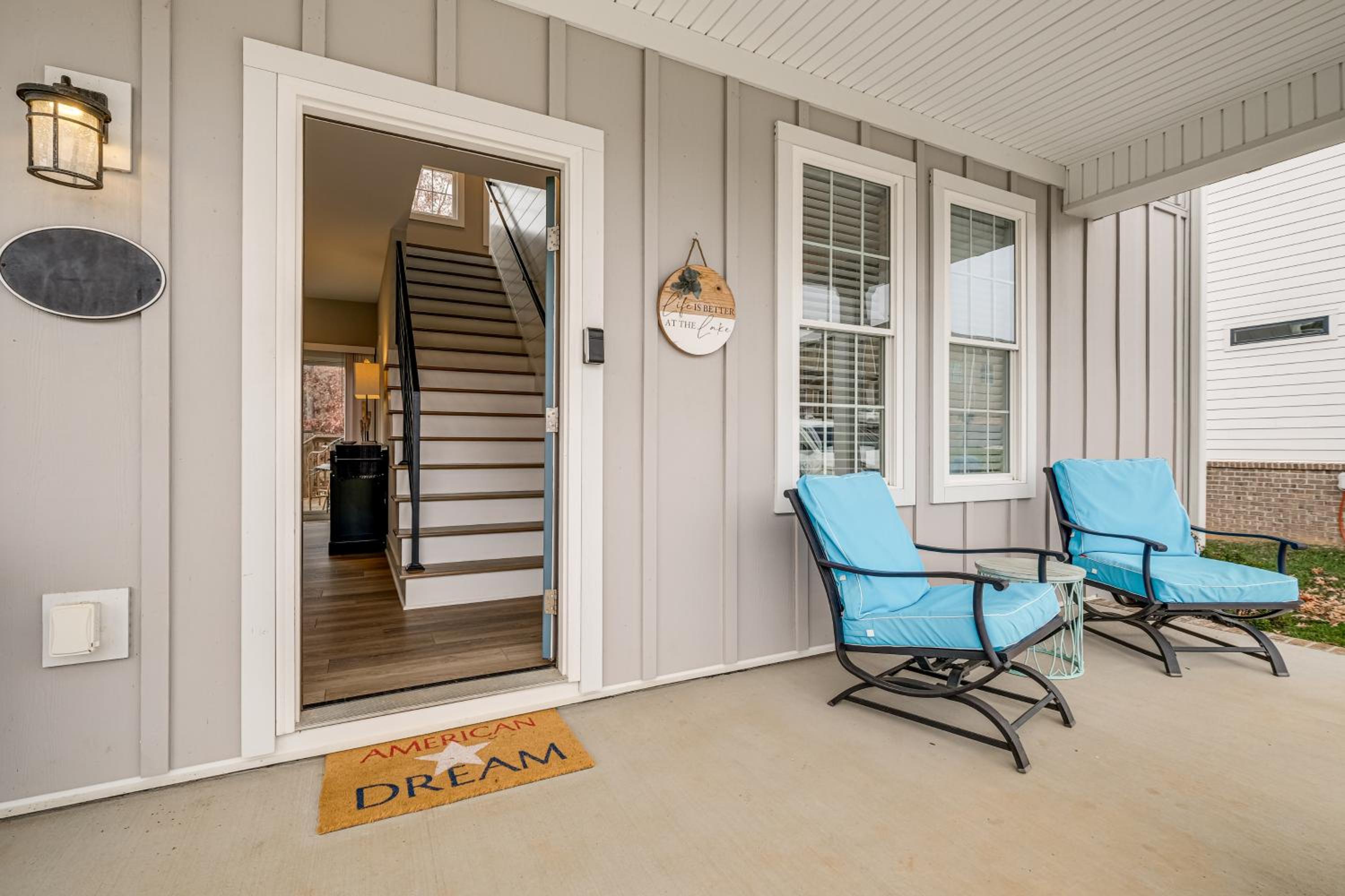 Getaway with Resort Perks at Smith Mountain Lake!