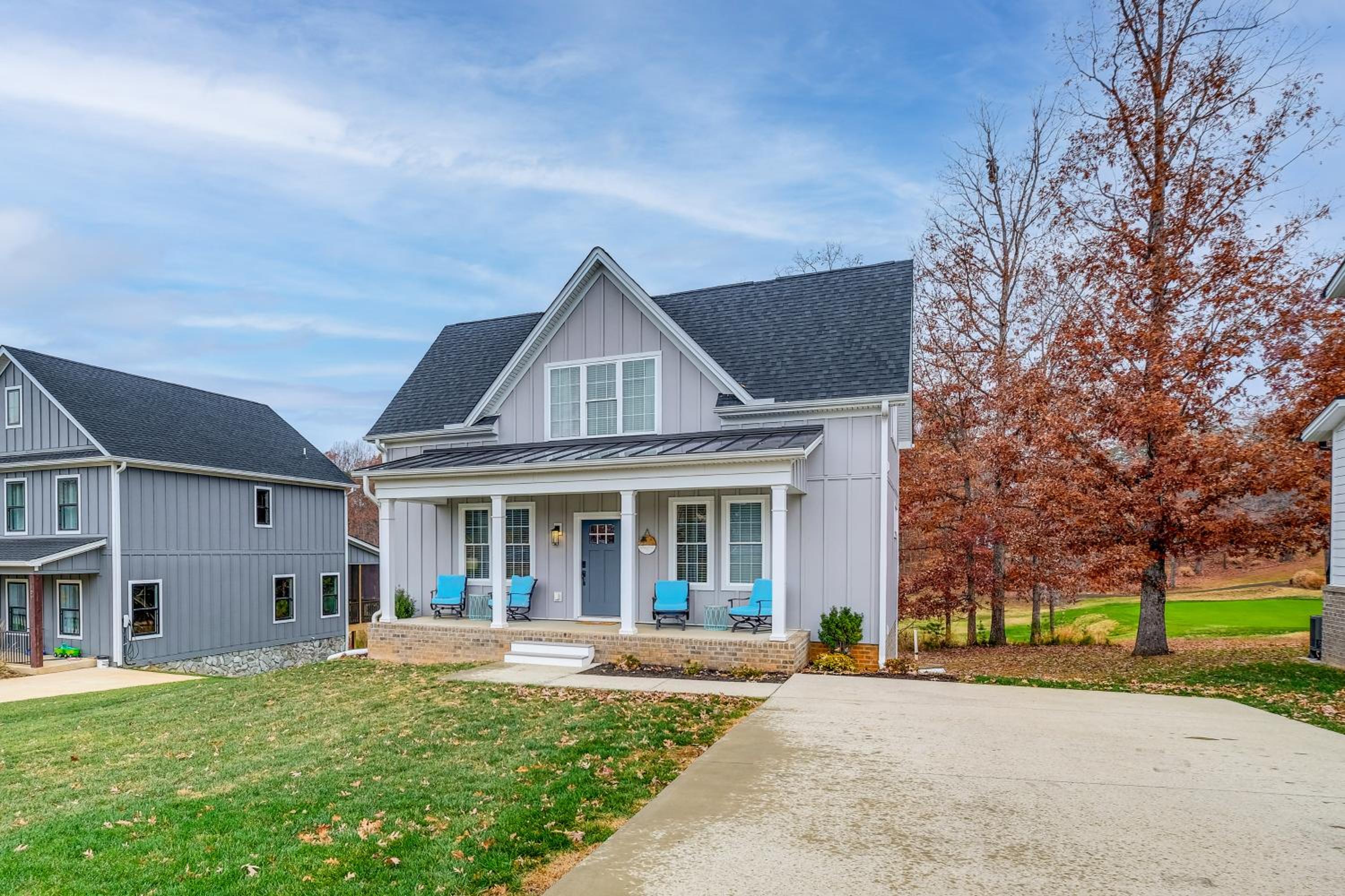 Getaway with Resort Perks at Smith Mountain Lake!