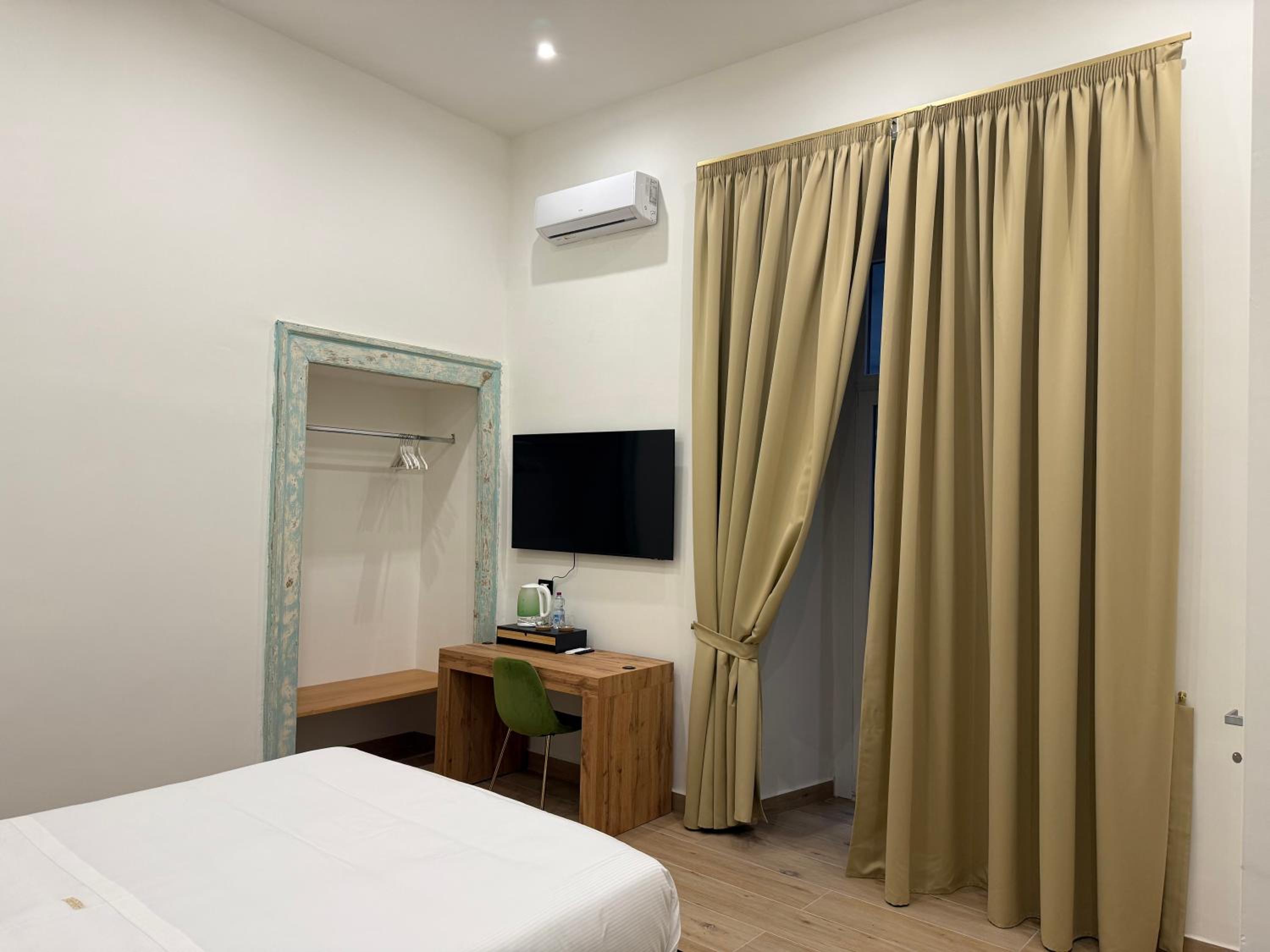 Chiaia Lifestyle Suite