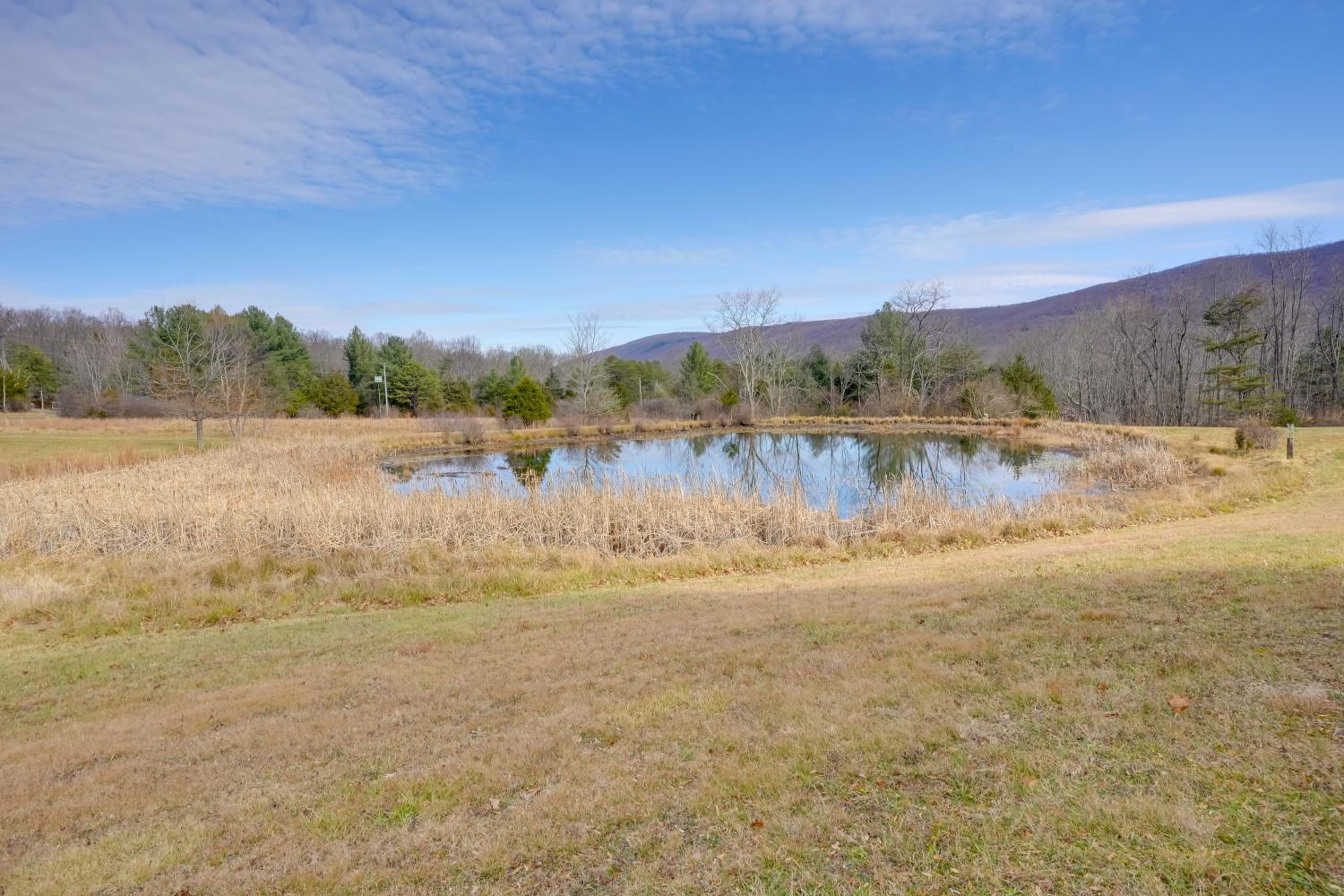 Hike and Ski Scenic Group Retreat in Wardensville