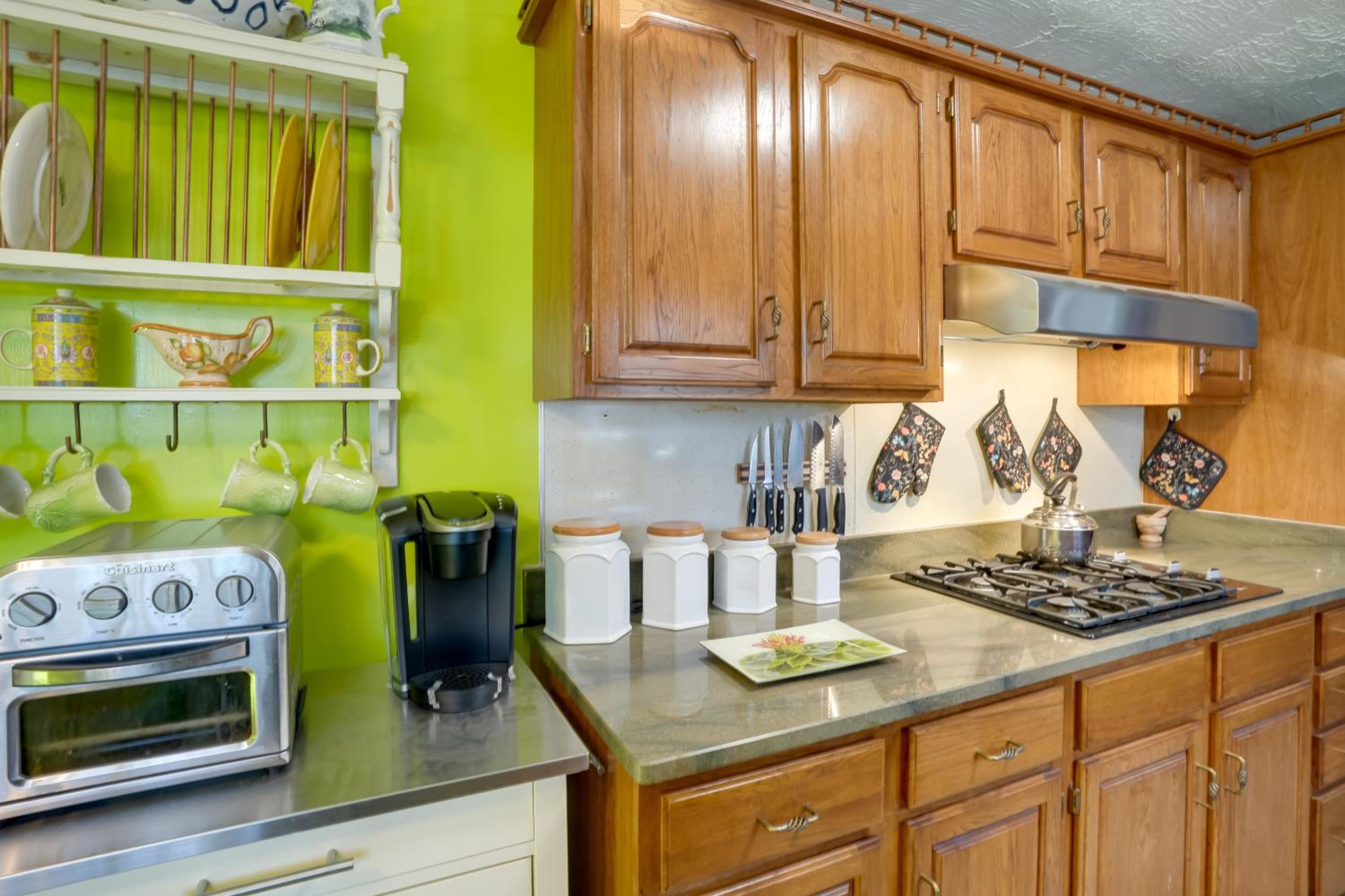 Hike and Ski Scenic Group Retreat in Wardensville