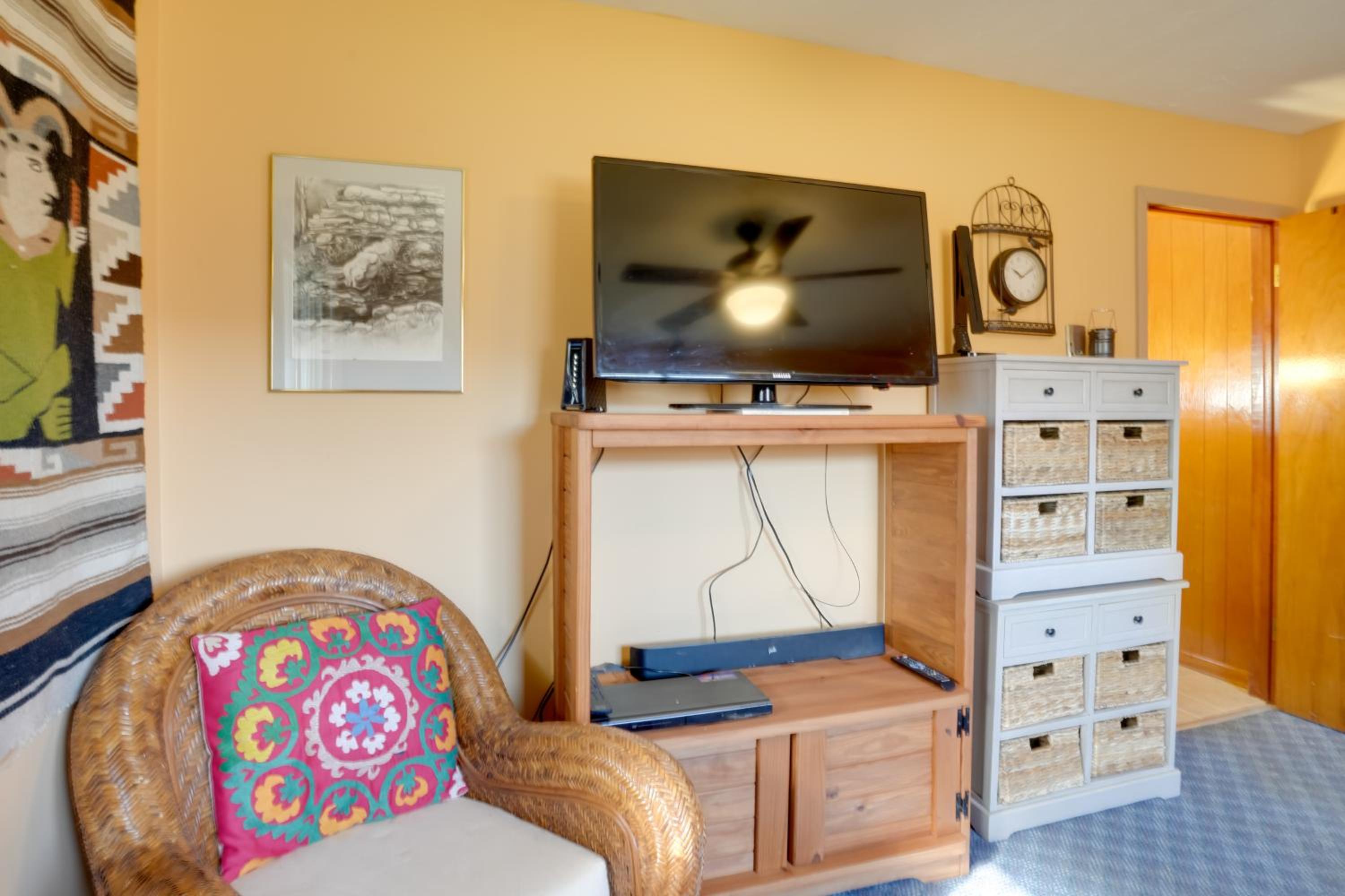 Hike and Ski Scenic Group Retreat in Wardensville