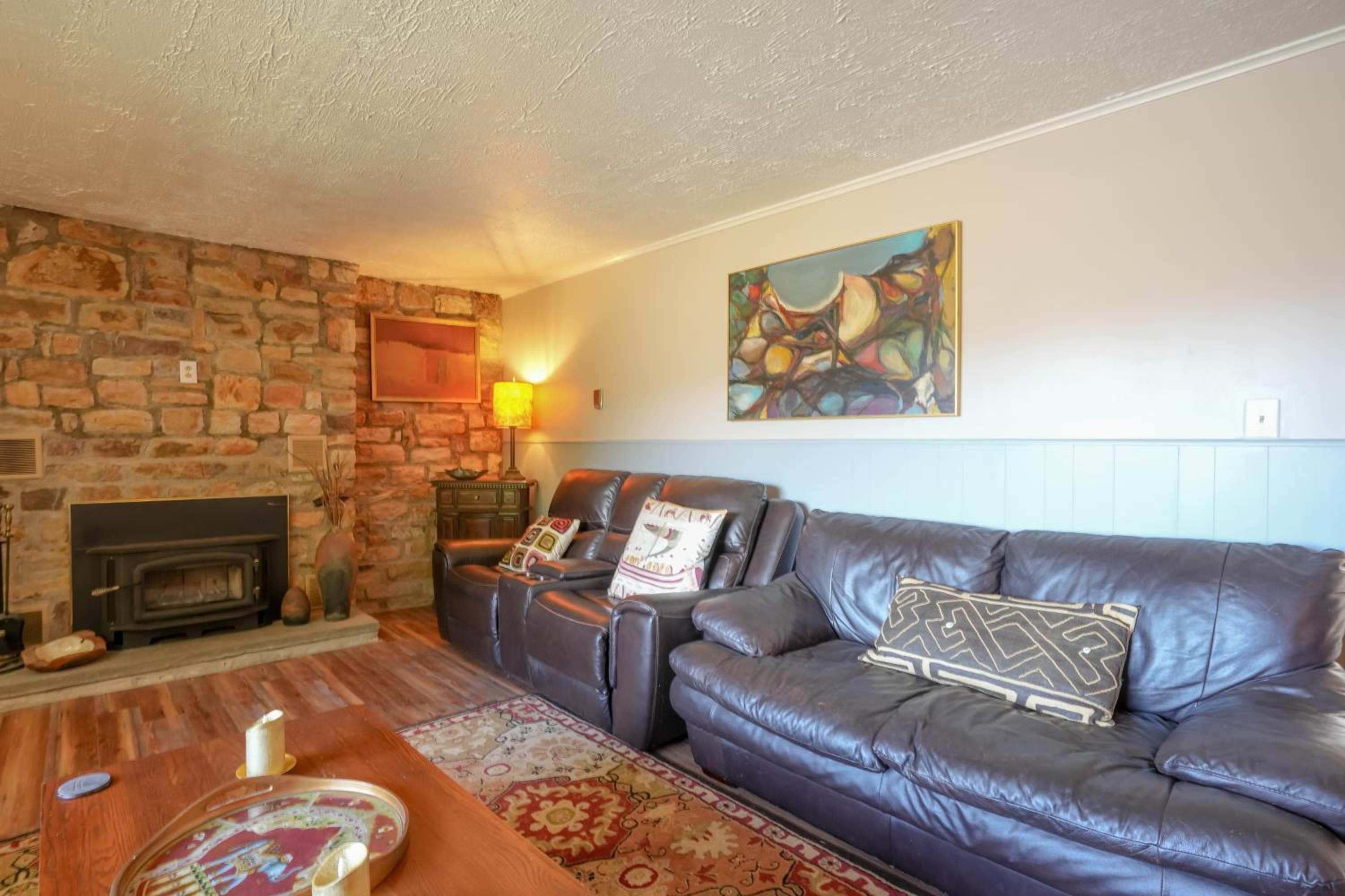 Hike and Ski Scenic Group Retreat in Wardensville