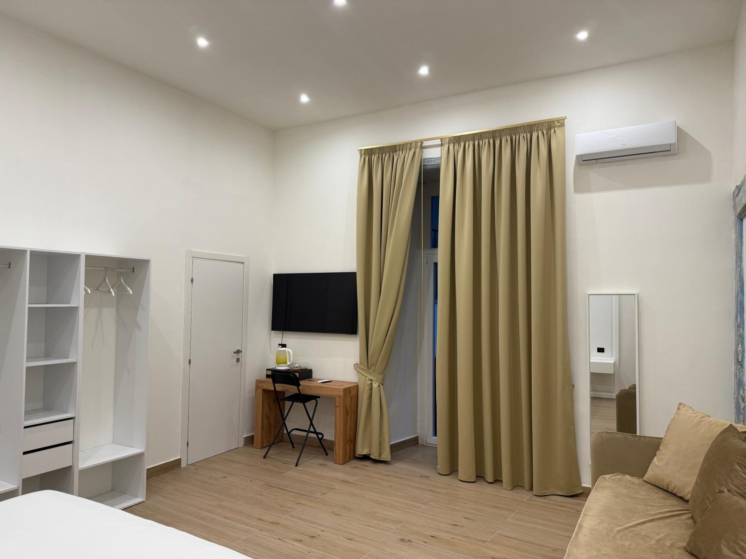 Chiaia Lifestyle Suite