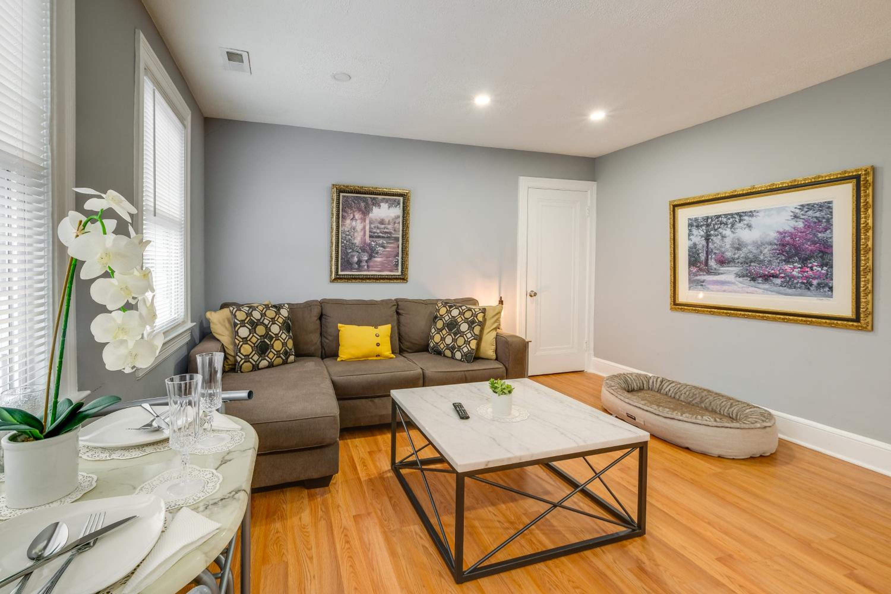 Easy Metro Access WFH-Friendly Apt 7 Mi to DC!