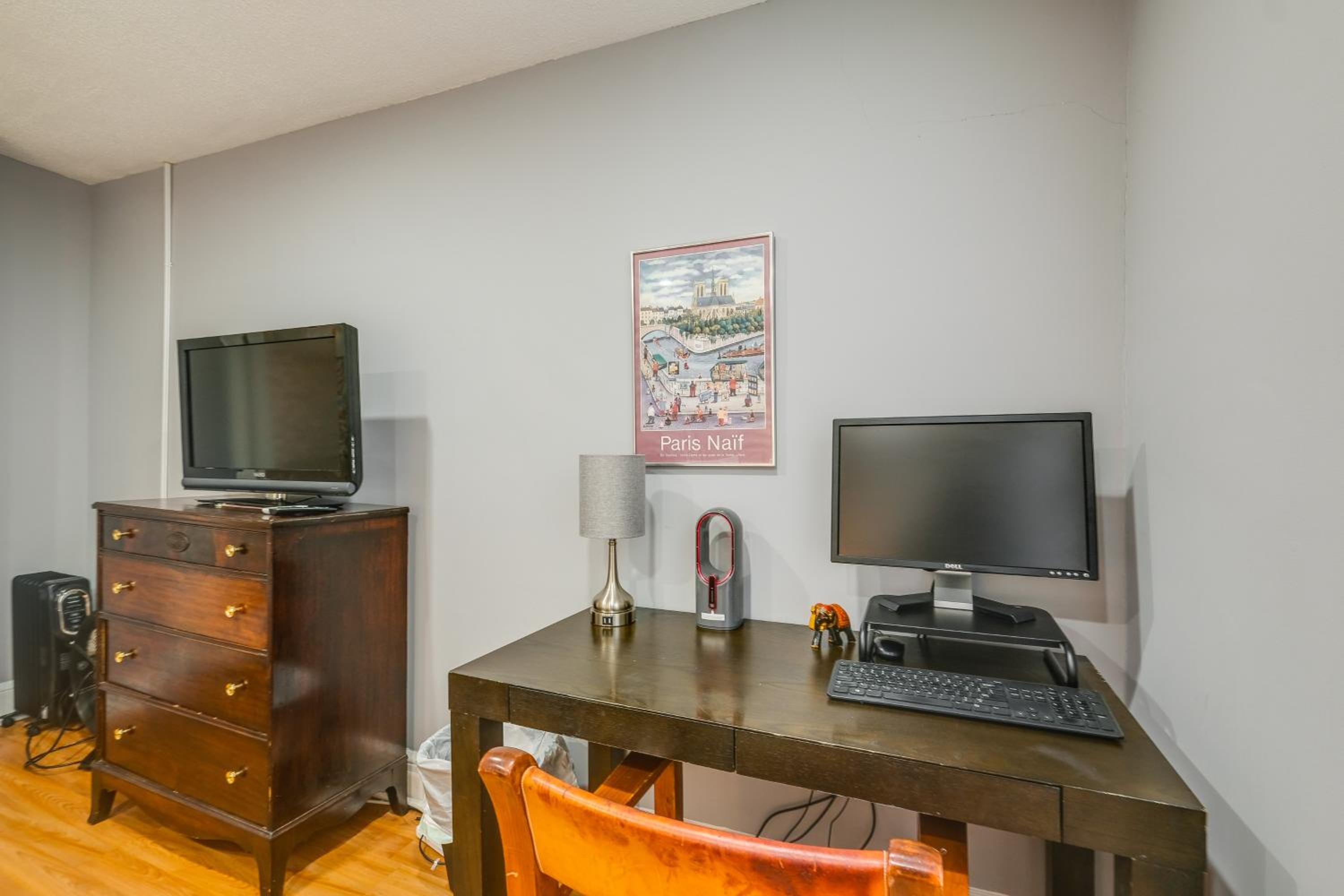 Easy Metro Access WFH-Friendly Apt 7 Mi to DC!