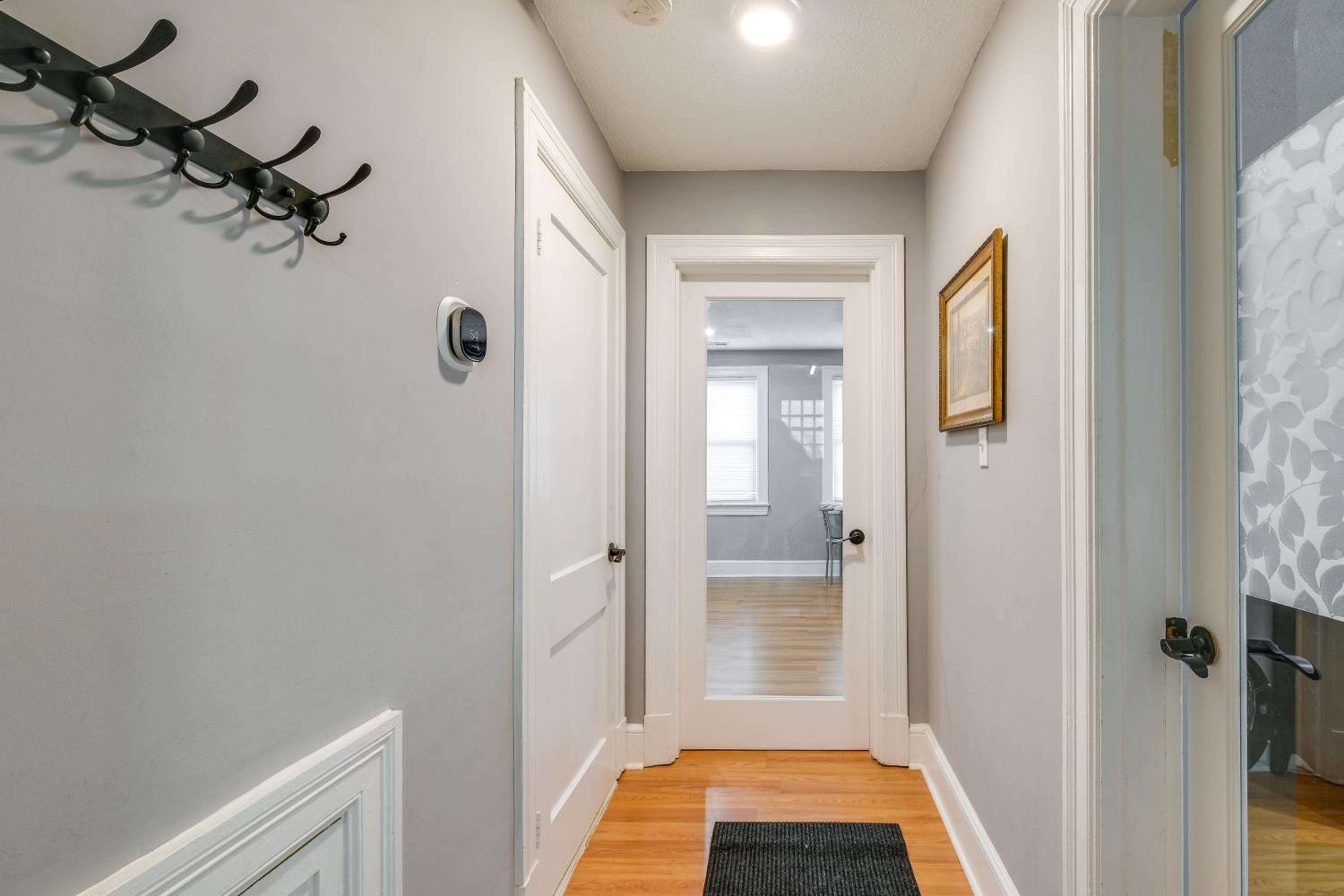 Easy Metro Access WFH-Friendly Apt 7 Mi to DC!