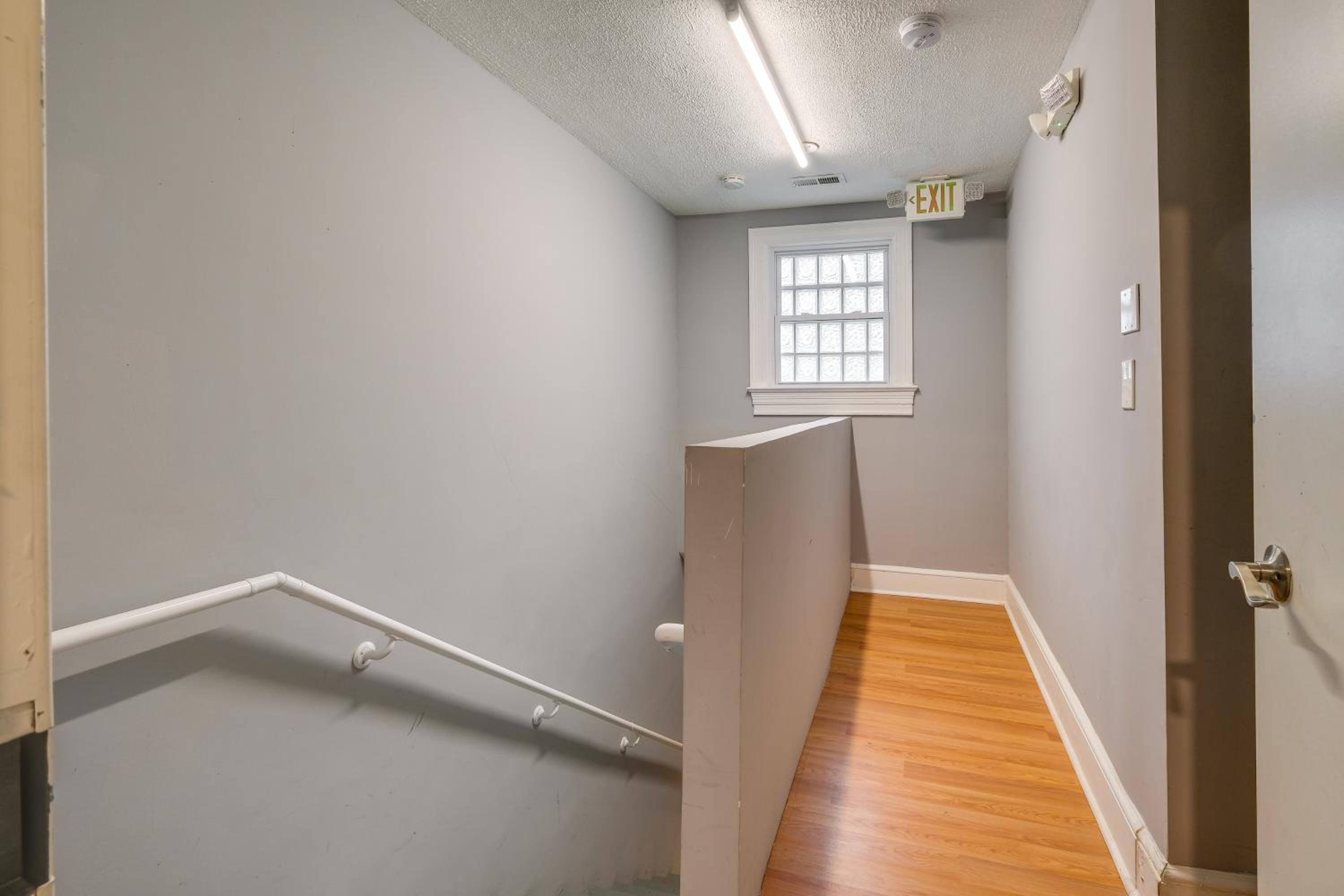 Easy Metro Access WFH-Friendly Apt 7 Mi to DC!