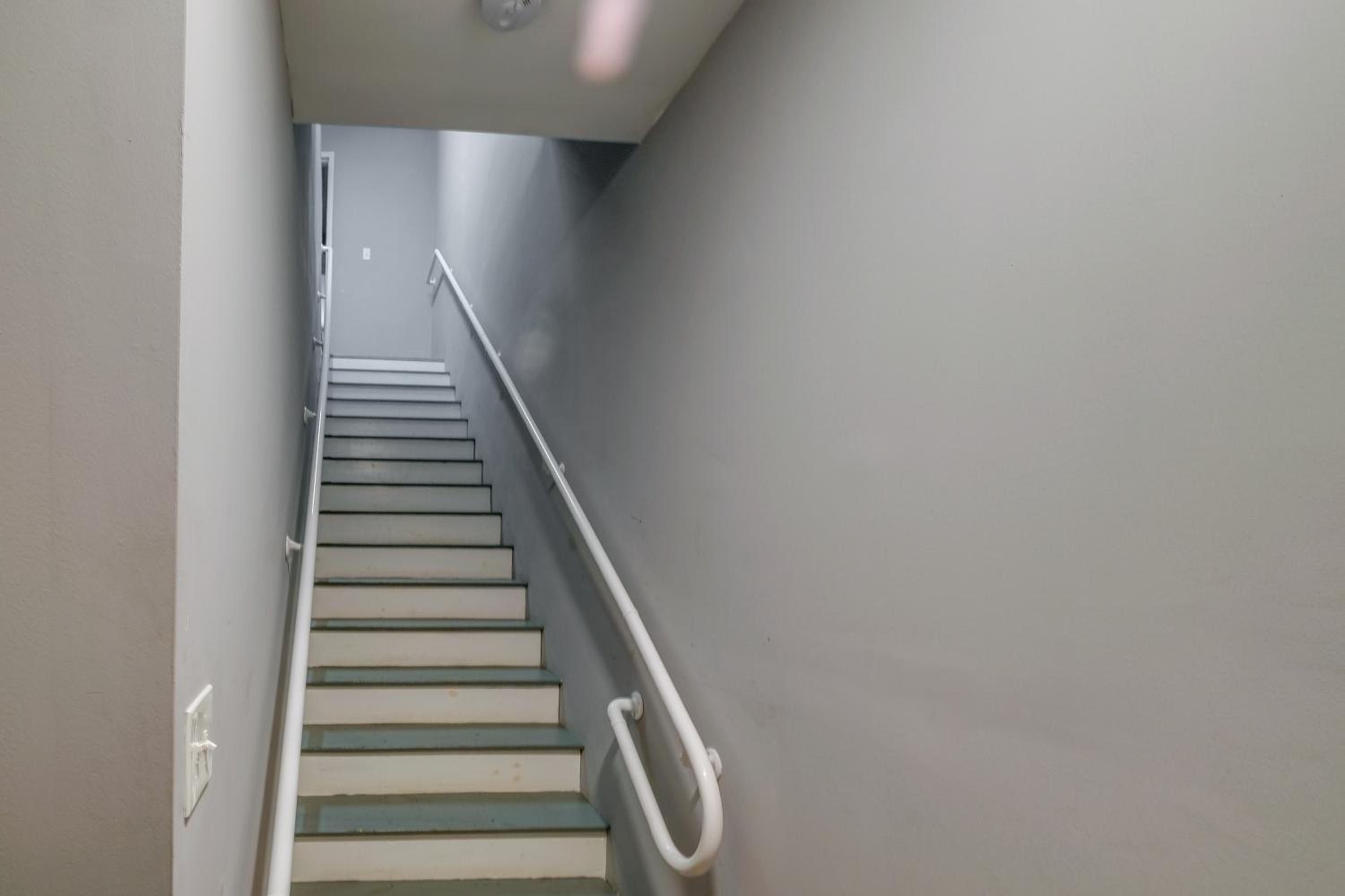 Easy Metro Access WFH-Friendly Apt 7 Mi to DC!