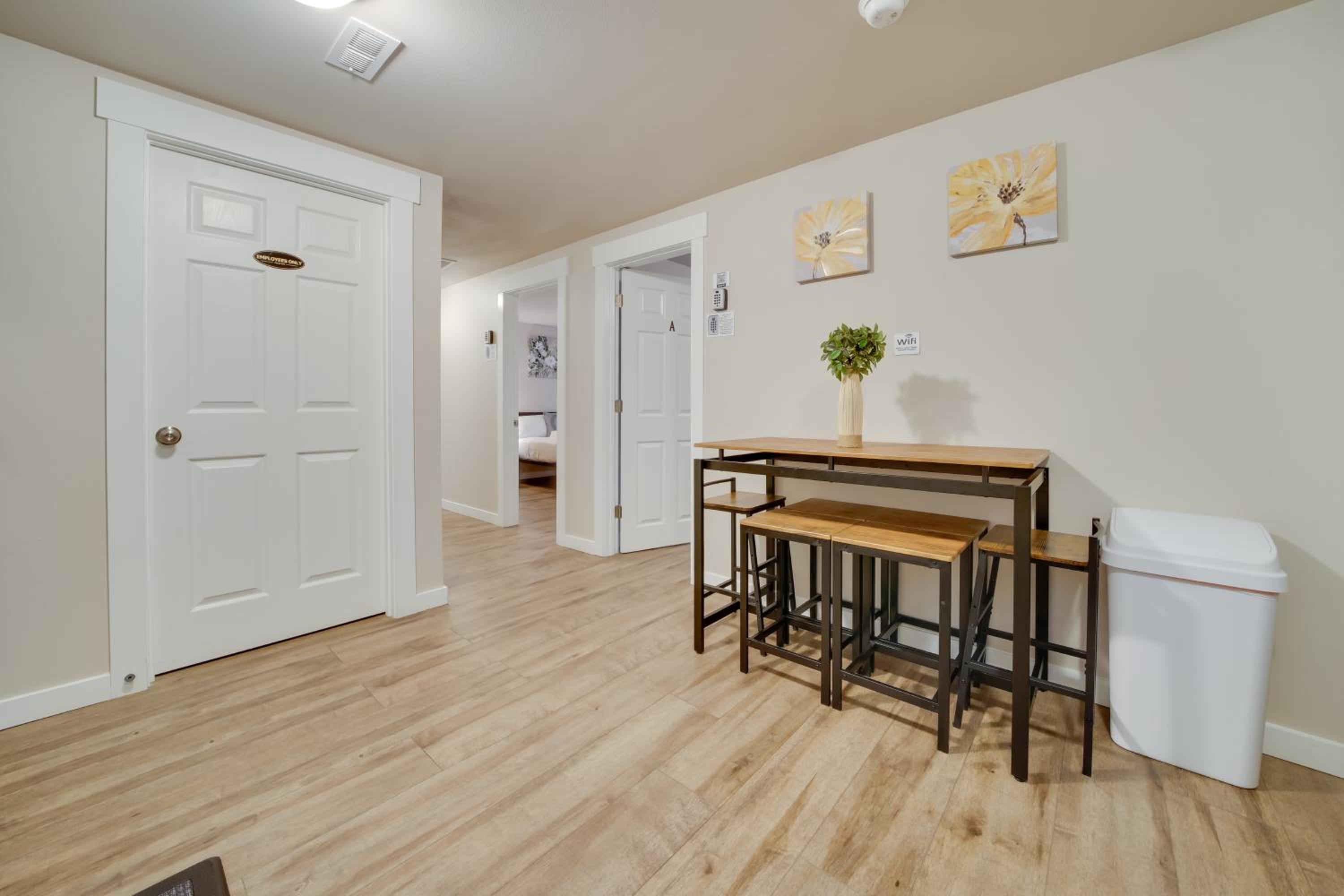 Walk to Light Rail Quiet Judkins Park Home Base!