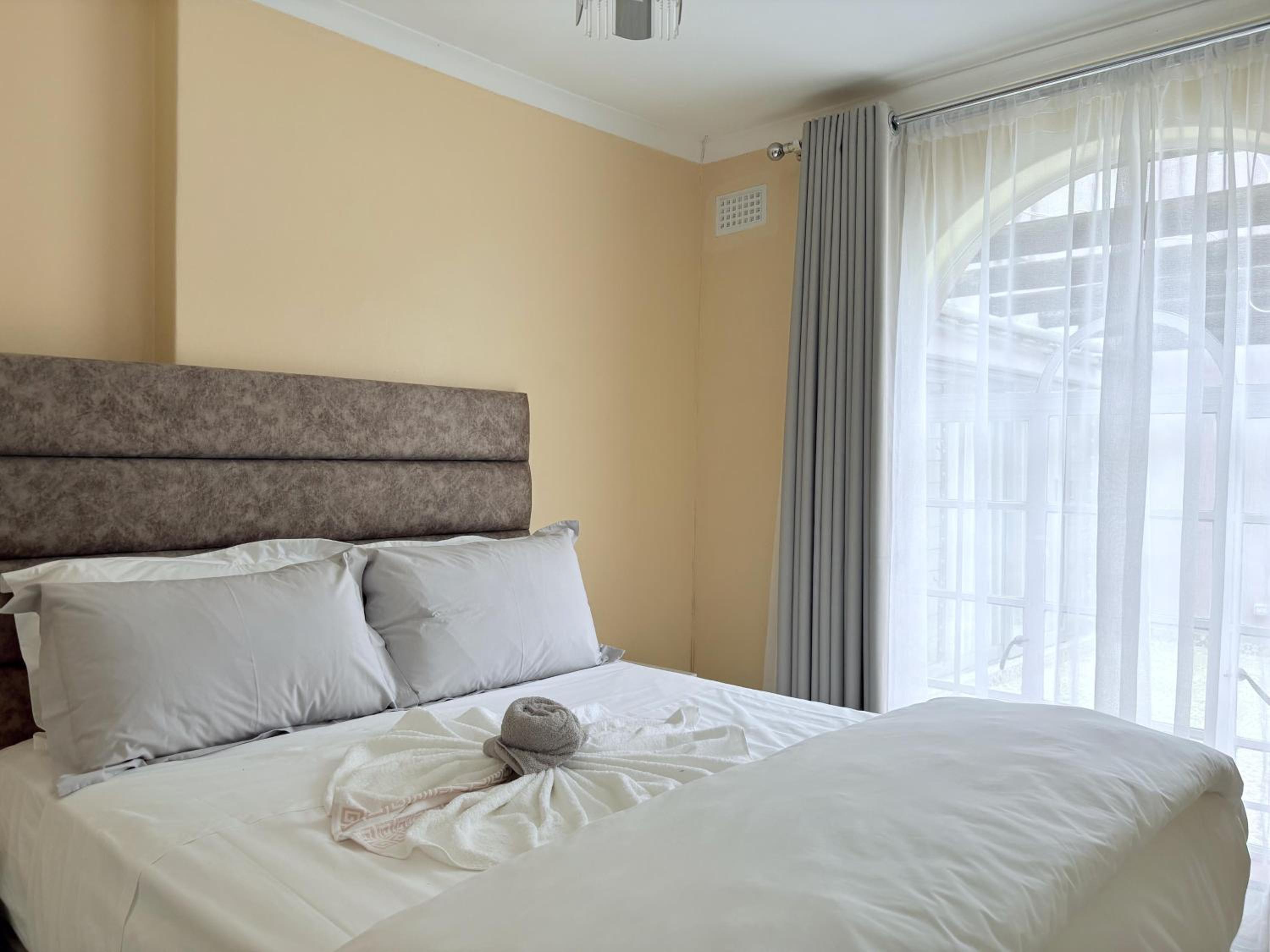 Peaceful 4-Bedroom Retreat with Lush Gardens Pool – Highlands - 2346