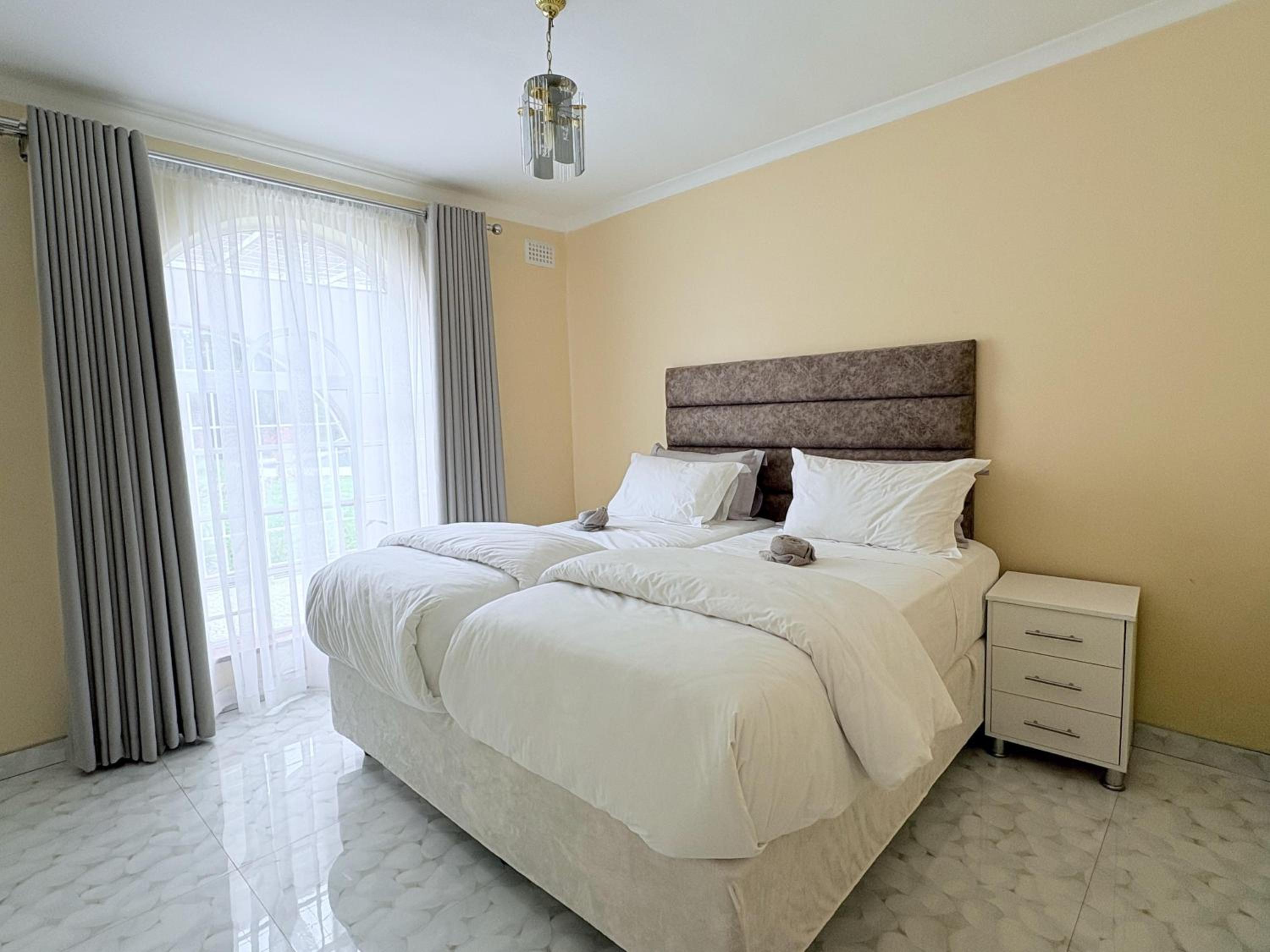 Peaceful 4-Bedroom Retreat with Lush Gardens Pool – Highlands - 2346