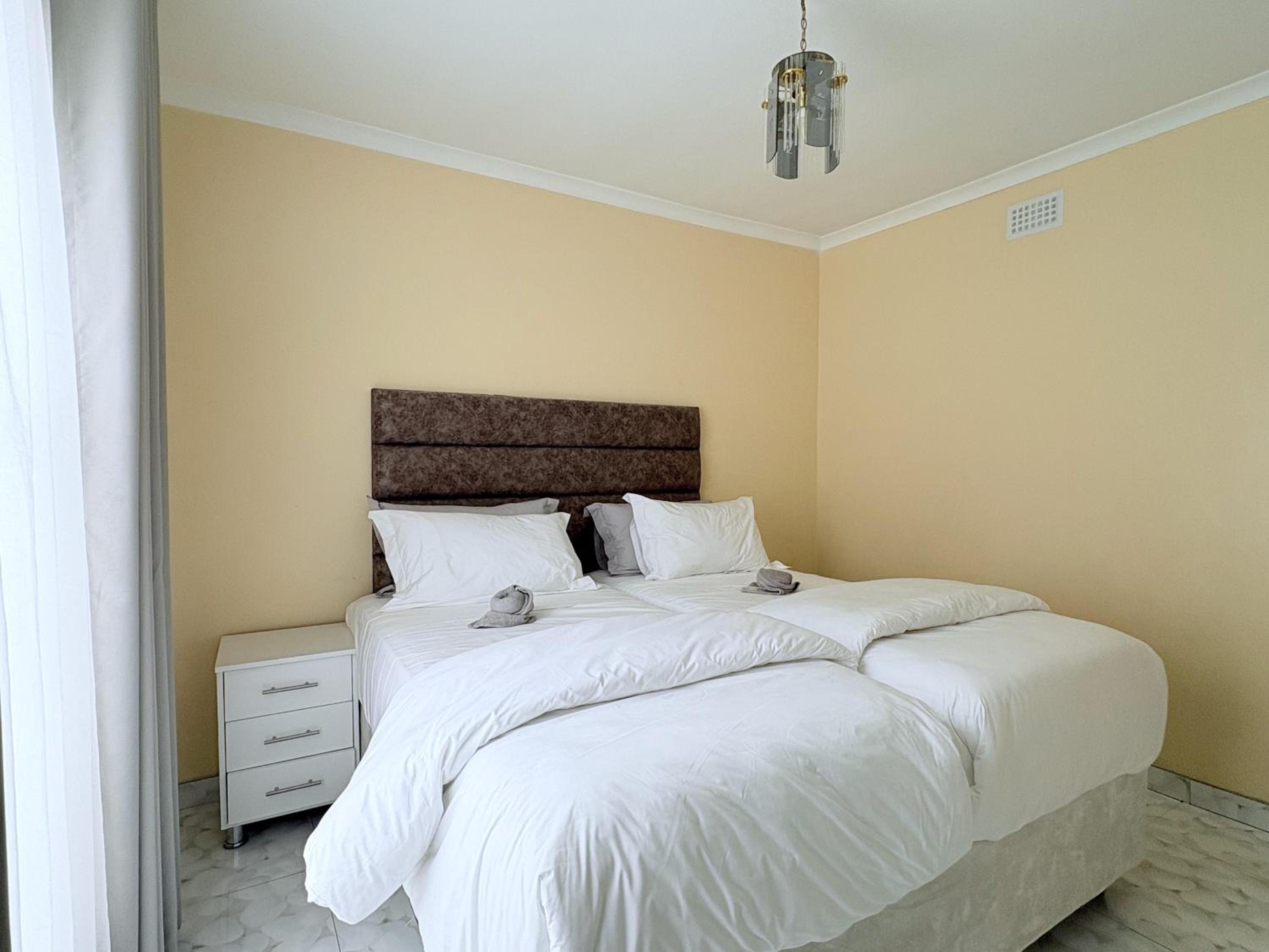Peaceful 4-Bedroom Retreat with Lush Gardens Pool – Highlands - 2346