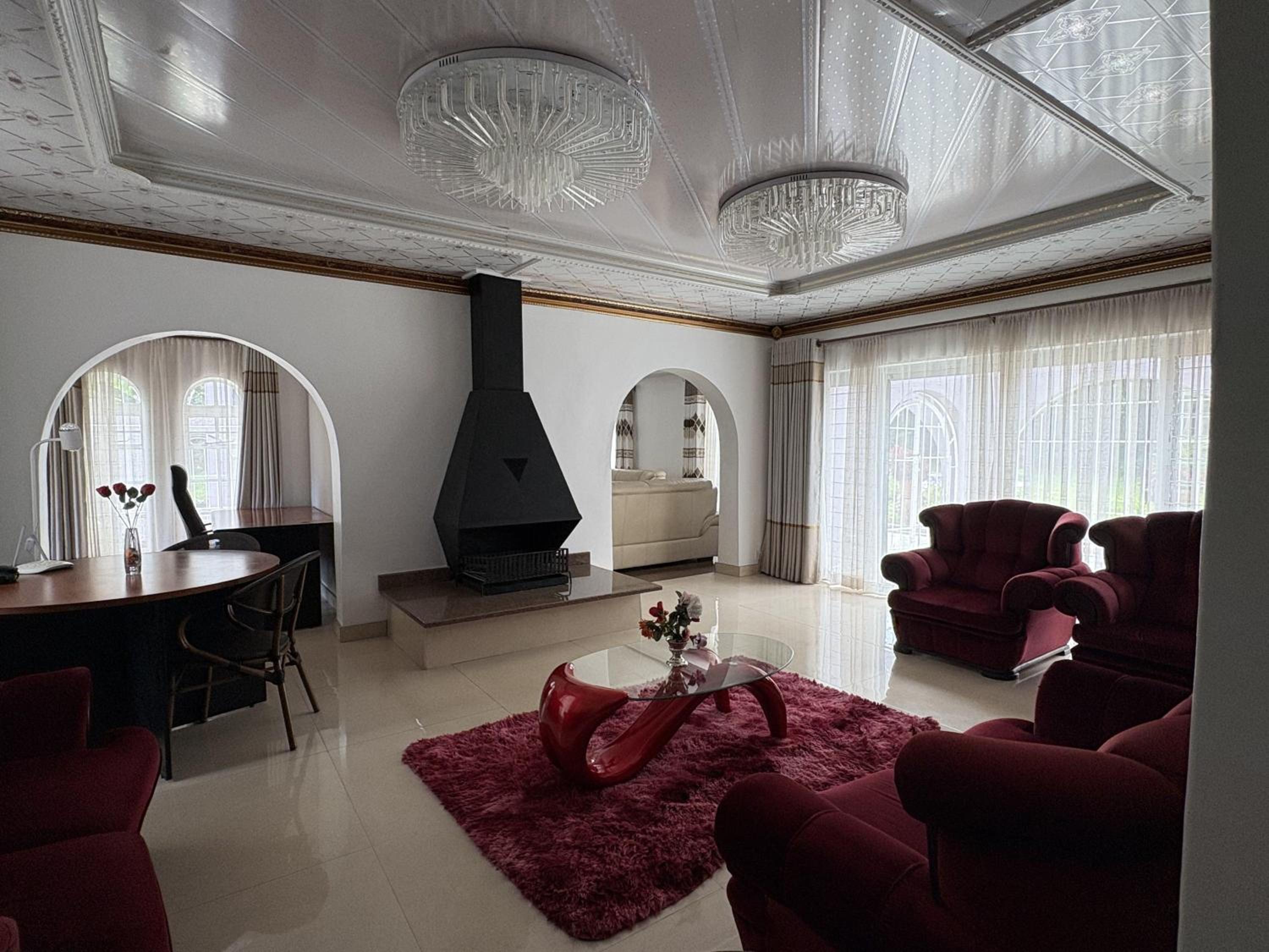 Peaceful 4-Bedroom Retreat with Lush Gardens Pool – Highlands - 2346