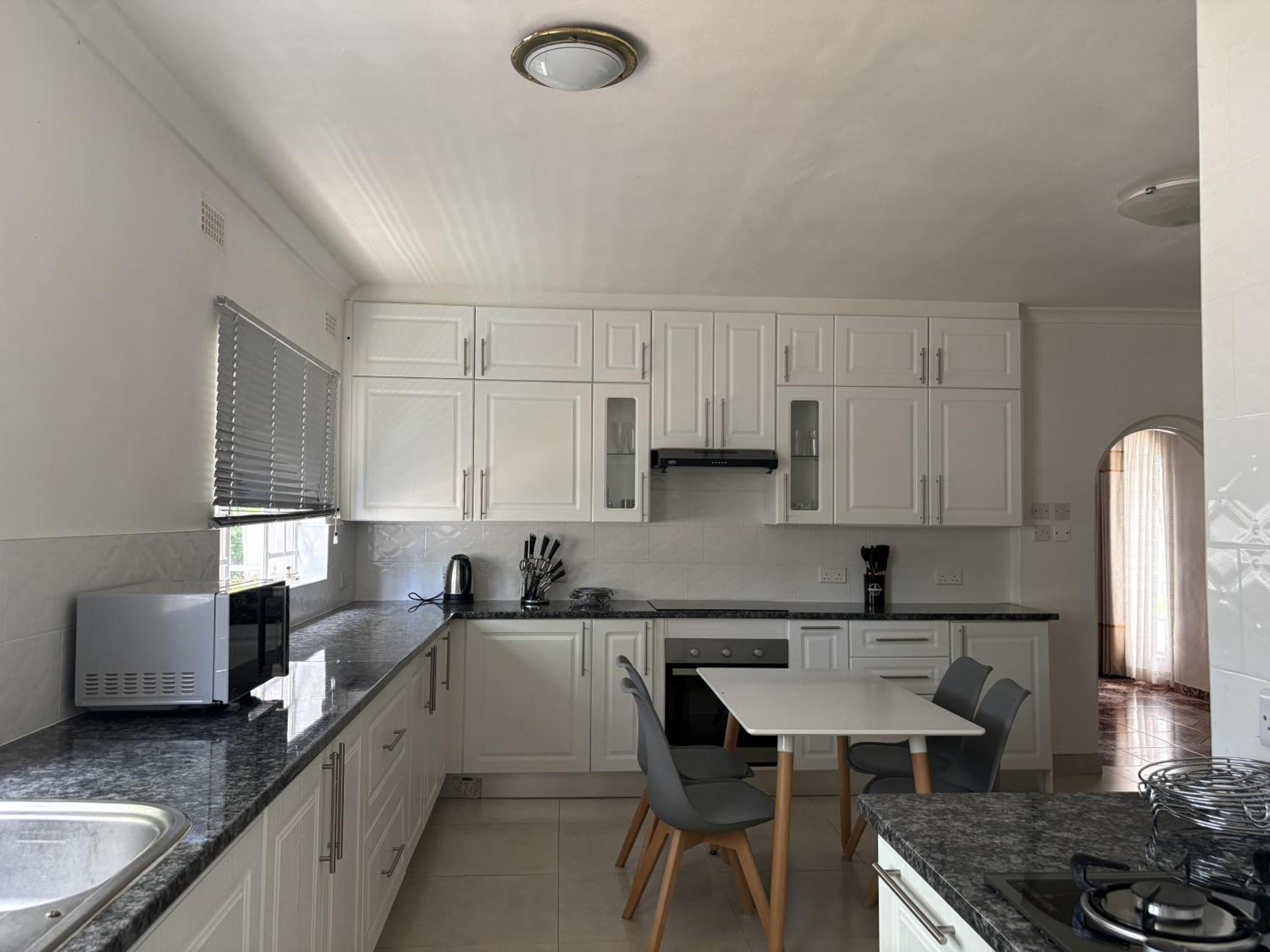 Peaceful 4-Bedroom Retreat with Lush Gardens Pool – Highlands - 2346