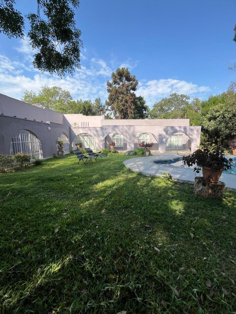 Peaceful 4-Bedroom Retreat with Lush Gardens Pool – Highlands - 2346