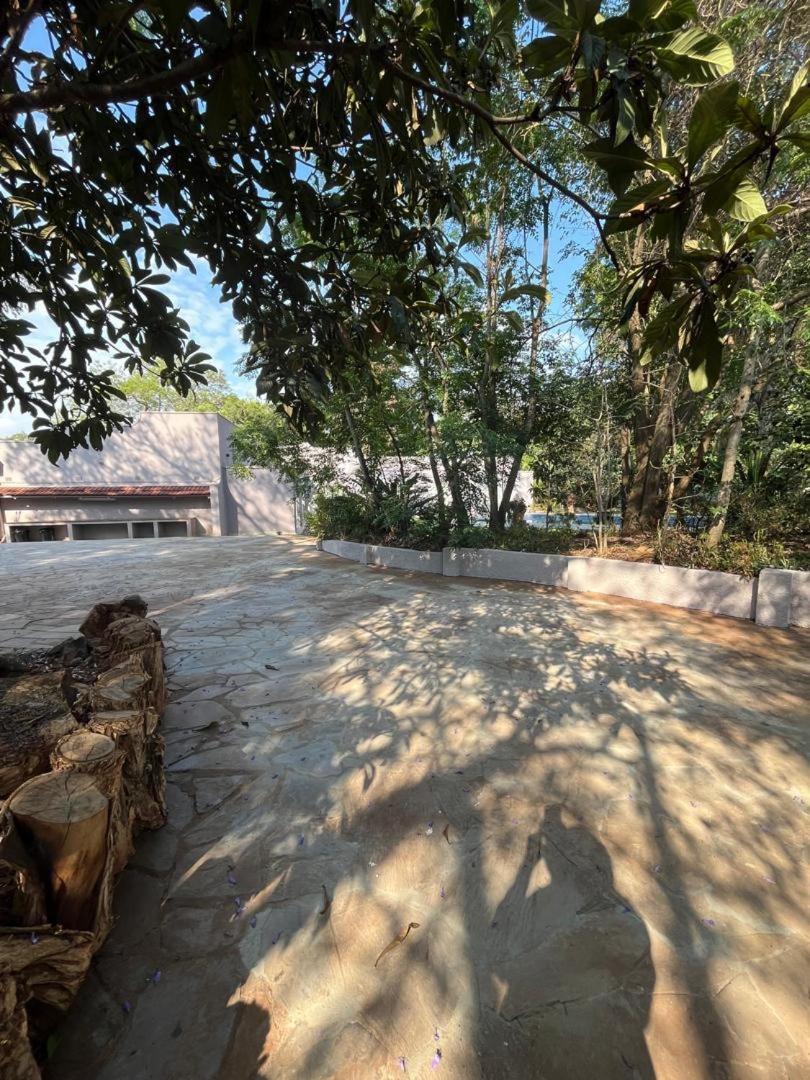Peaceful 4-Bedroom Retreat with Lush Gardens Pool – Highlands - 2346