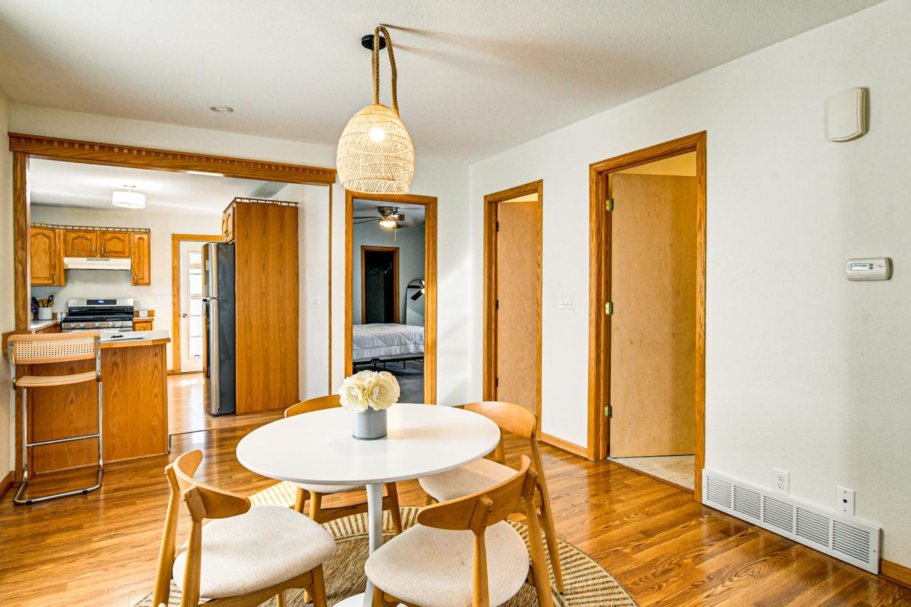 Pet-Friendly Home 2 Mi to Downtown Des Moines!