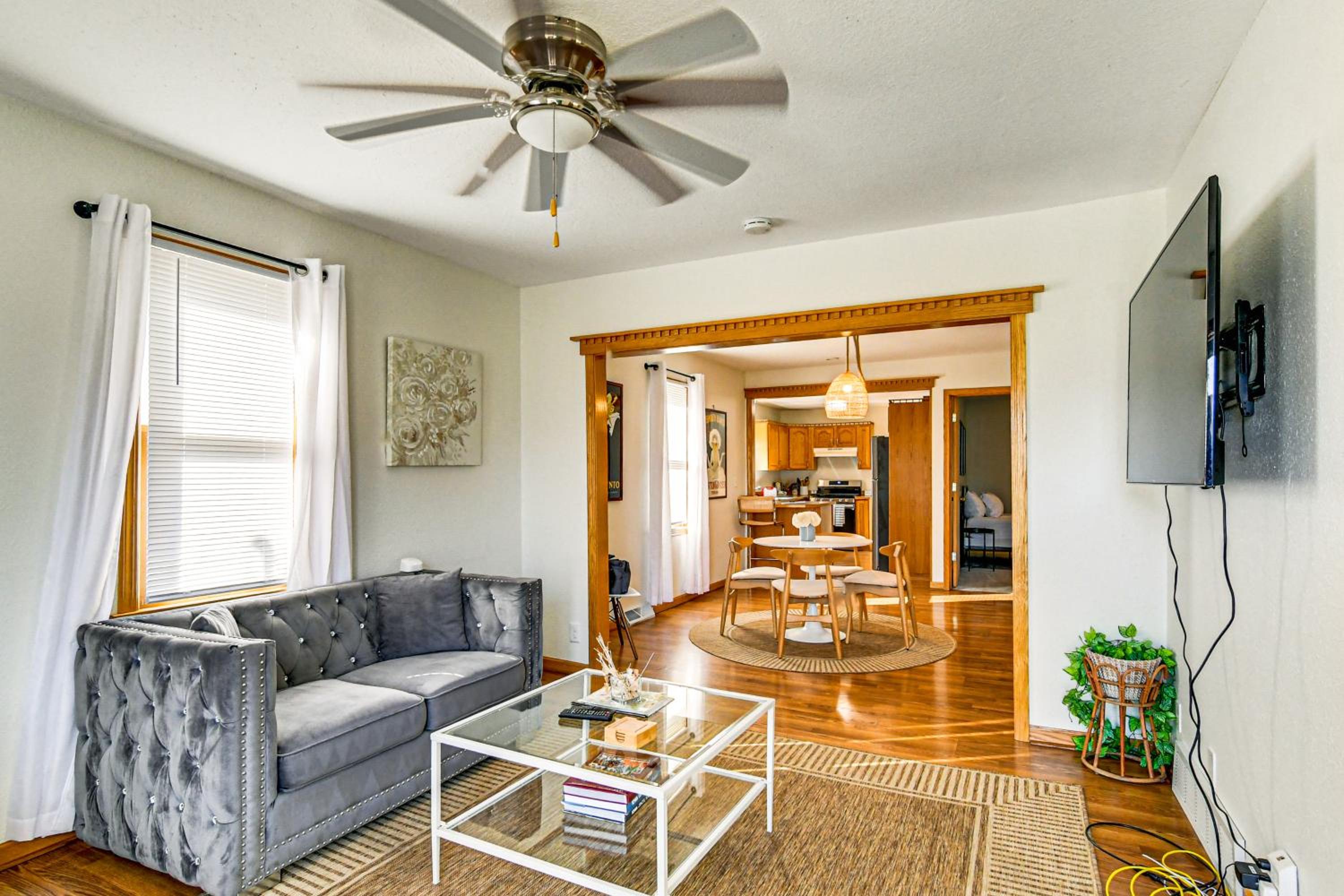 Pet-Friendly Home 2 Mi to Downtown Des Moines!