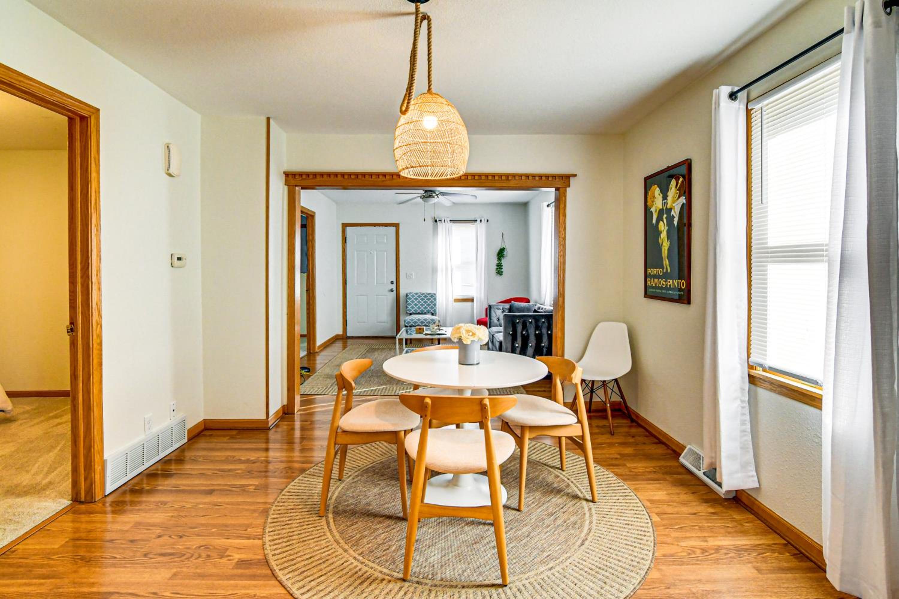 Pet-Friendly Home 2 Mi to Downtown Des Moines!