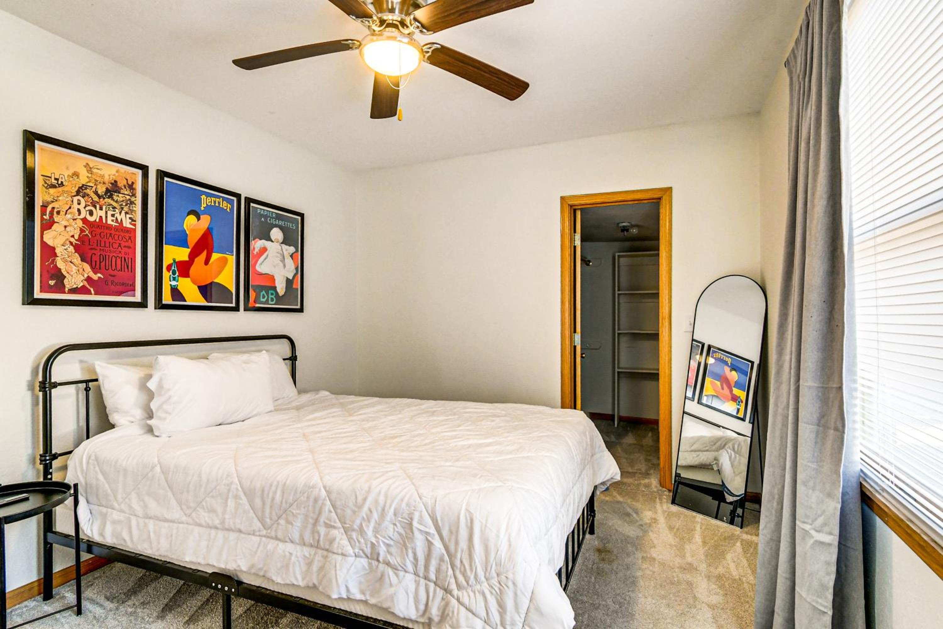 Pet-Friendly Home 2 Mi to Downtown Des Moines!