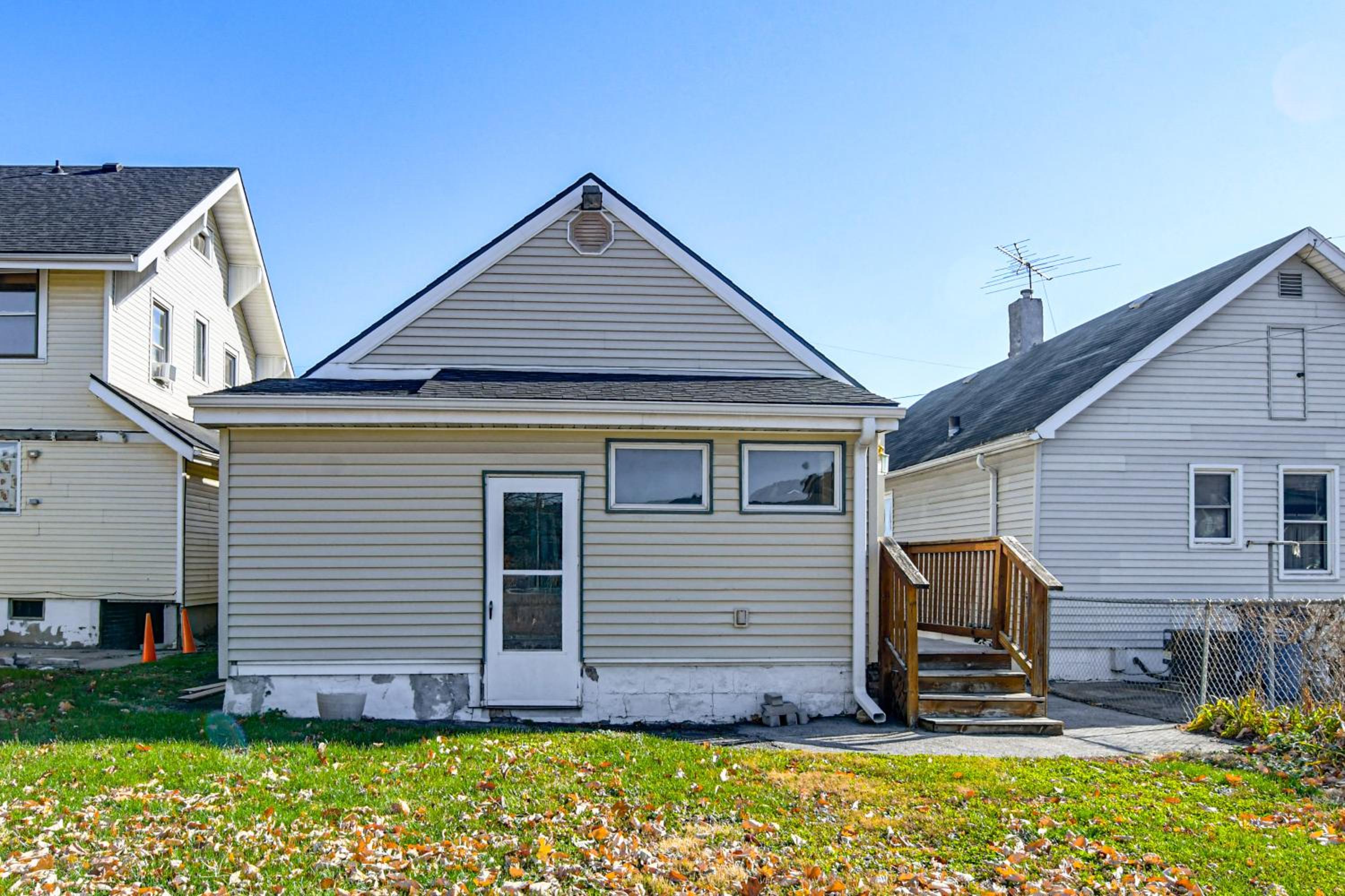 Pet-Friendly Home 2 Mi to Downtown Des Moines!