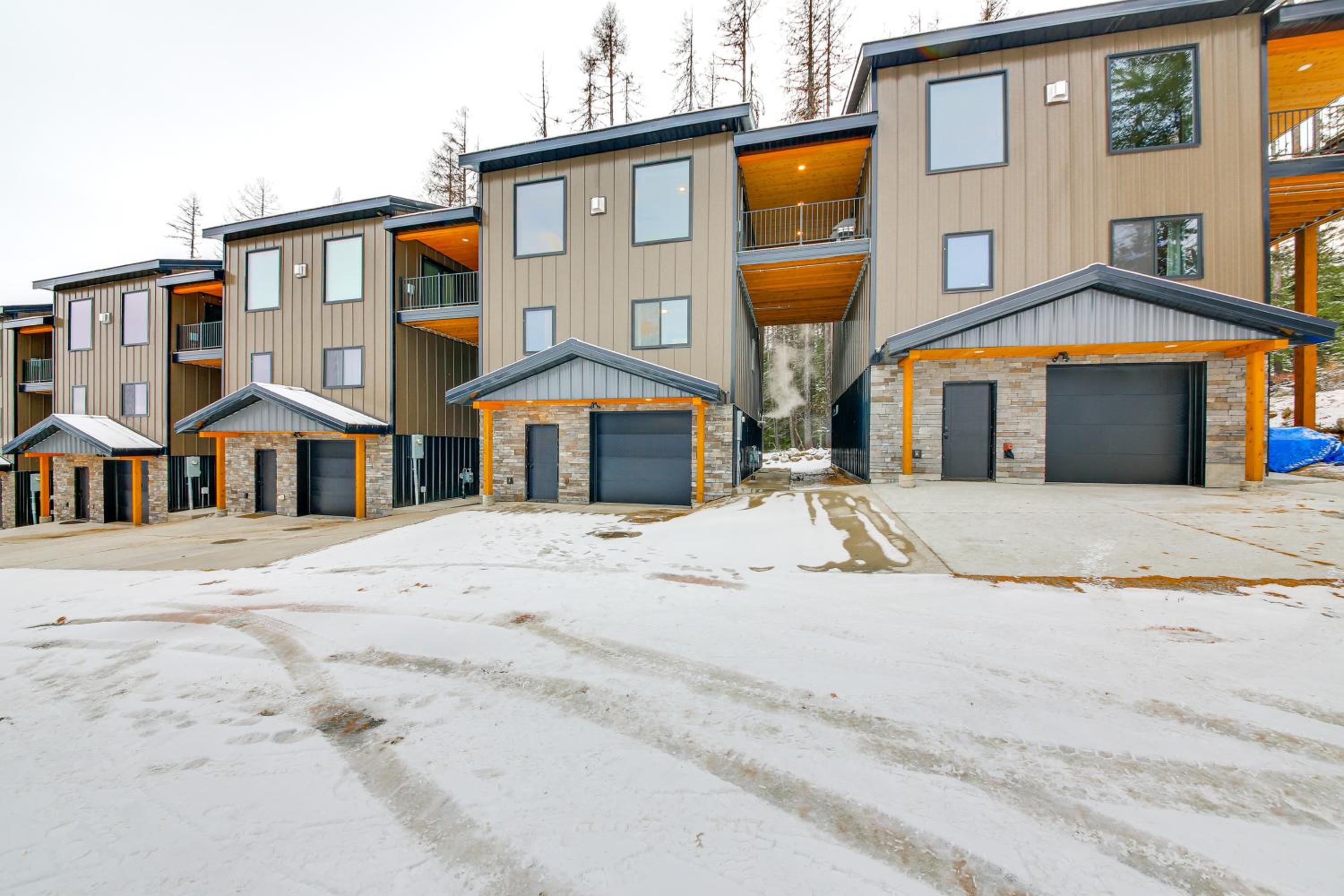 Luxury Ski Home with Hot Tub on Schweitzer Mountain