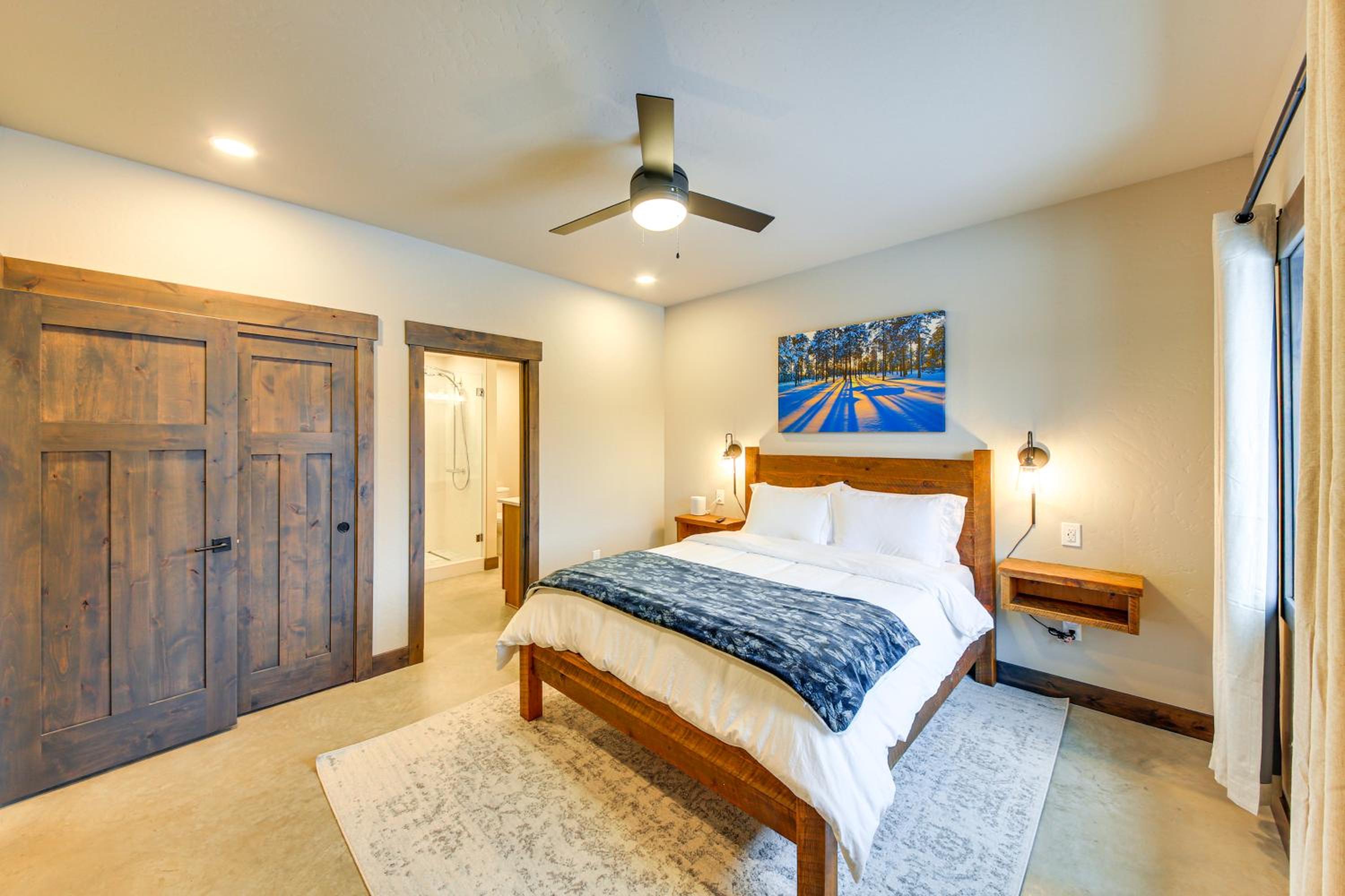 Luxury Ski Home with Hot Tub on Schweitzer Mountain