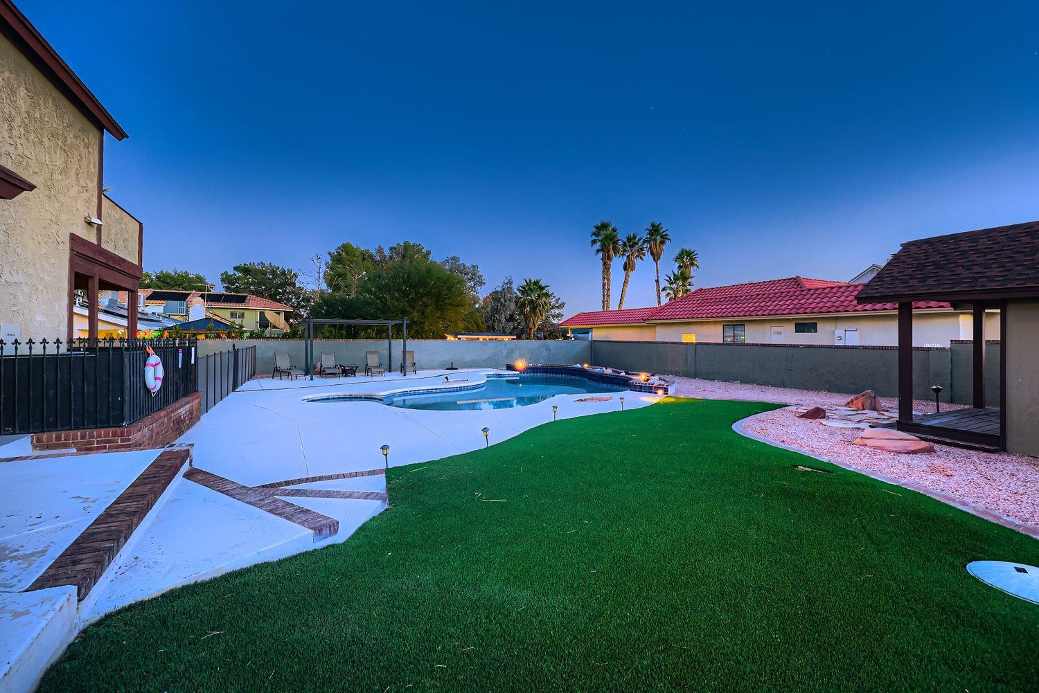 Lux life! Central location for business or play!