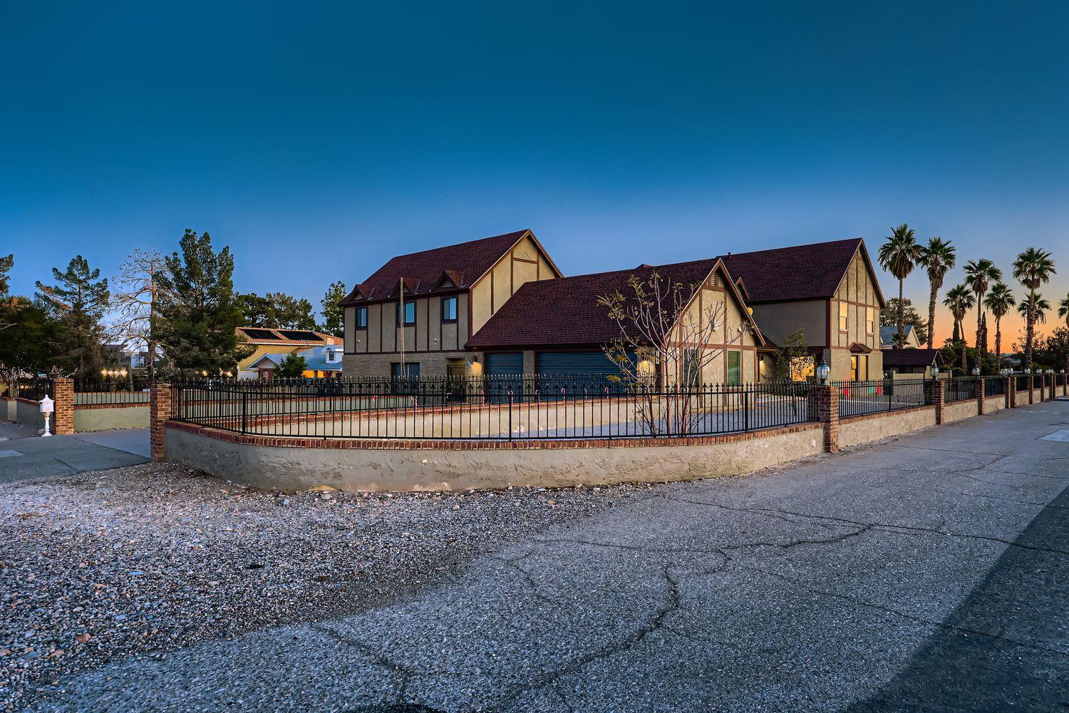 Lux life! Central location for business or play!