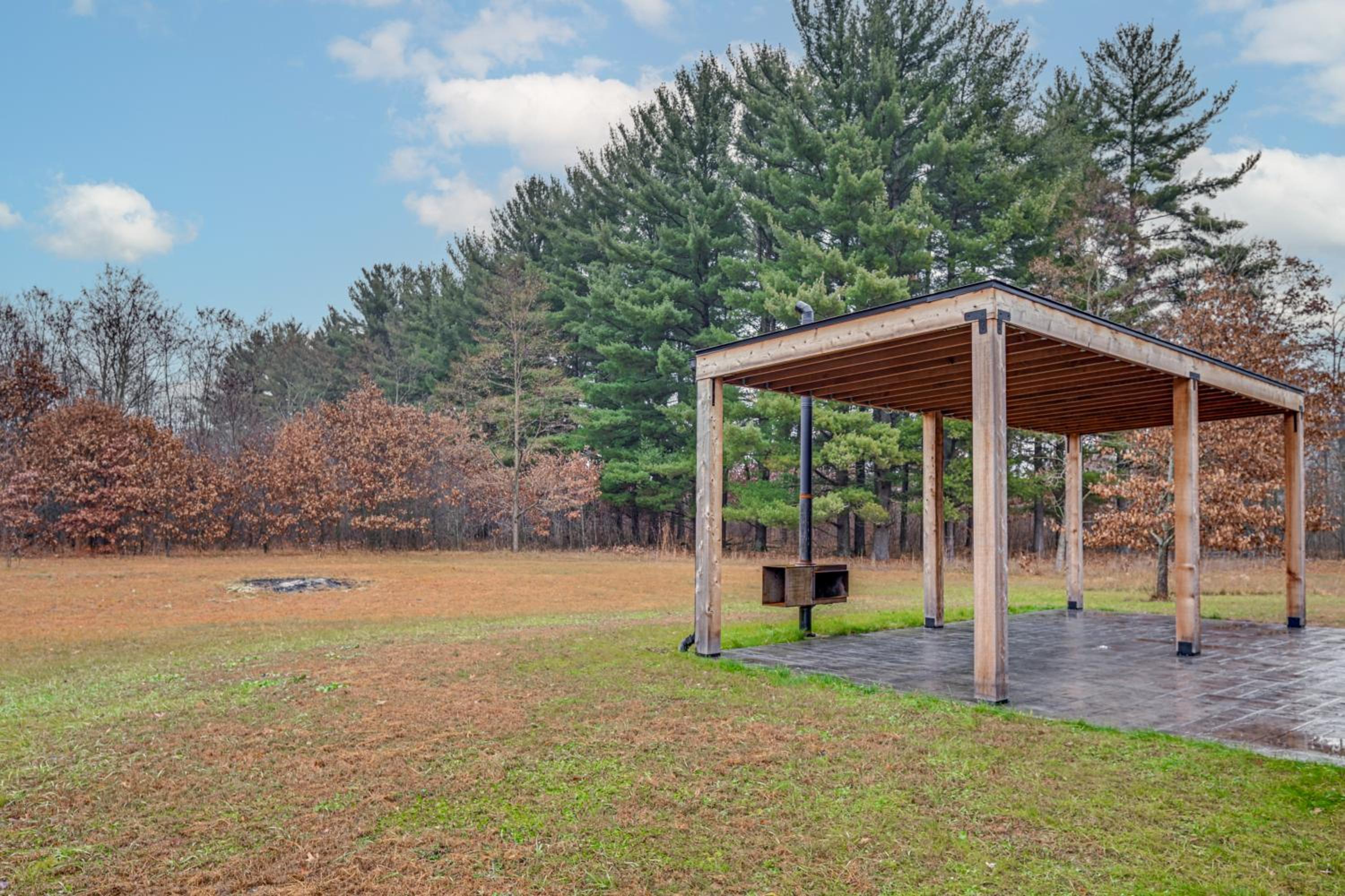 Walk to Lake! Modern Wisconsin Home with Patio