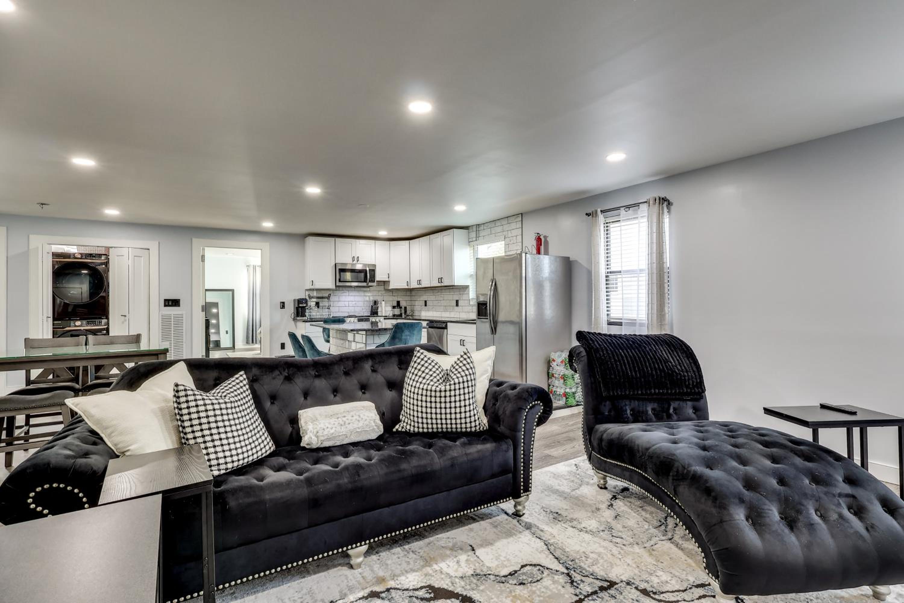 4 Mi to World Cup at MetLife Modern Retreat!