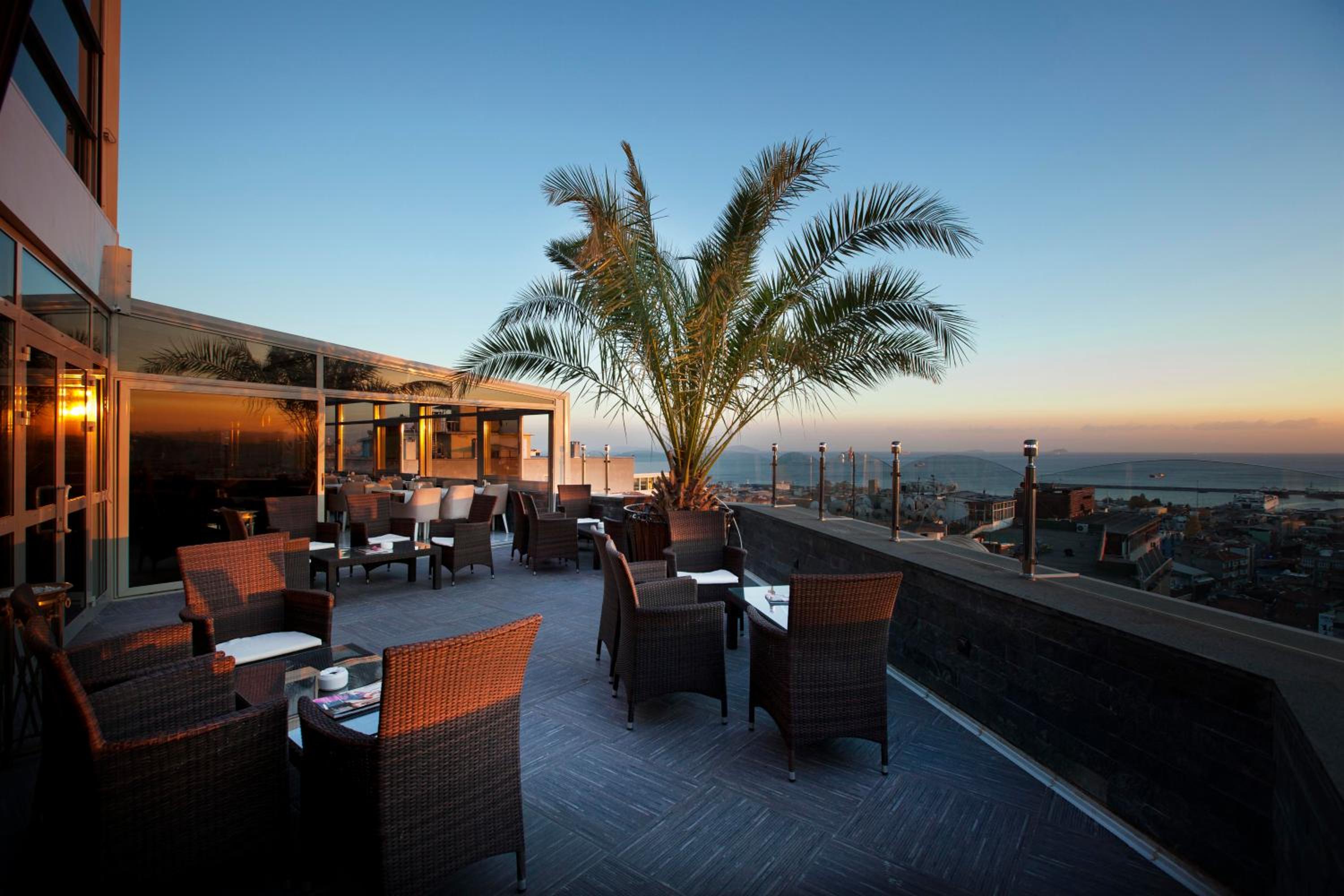 Darkhill Otel - Image 40