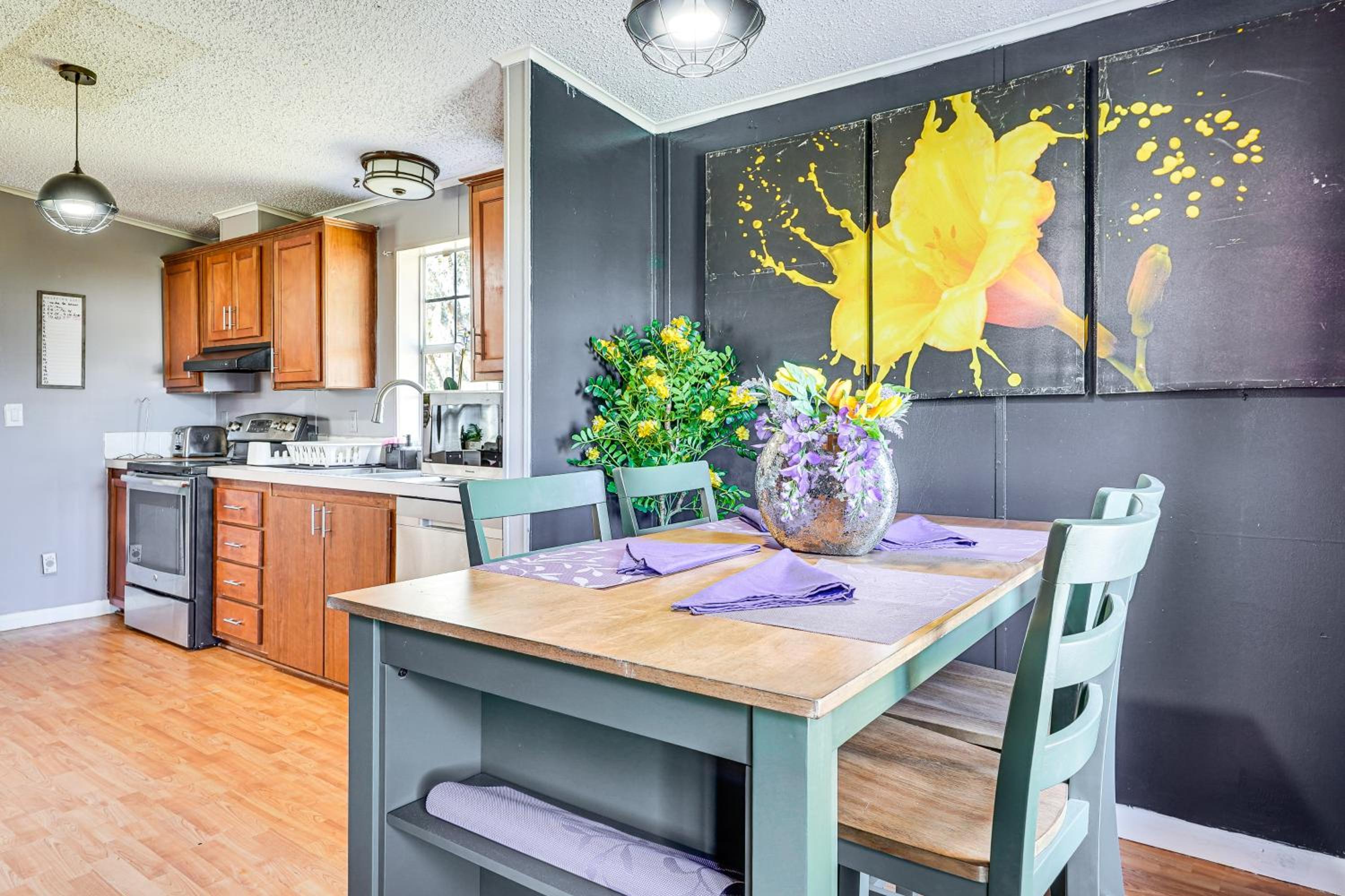 Horse Stalls, Pool and Deck Polk City Getaway!