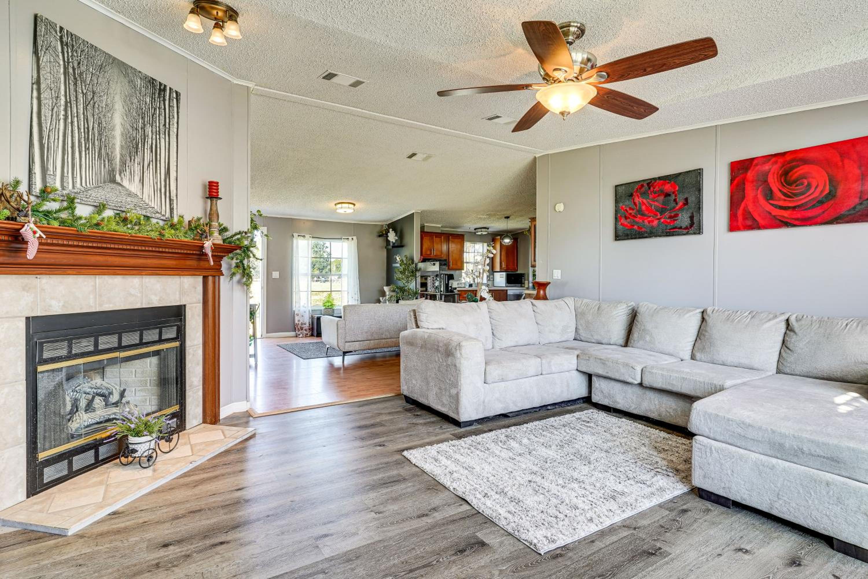 Horse Stalls, Pool and Deck Polk City Getaway!