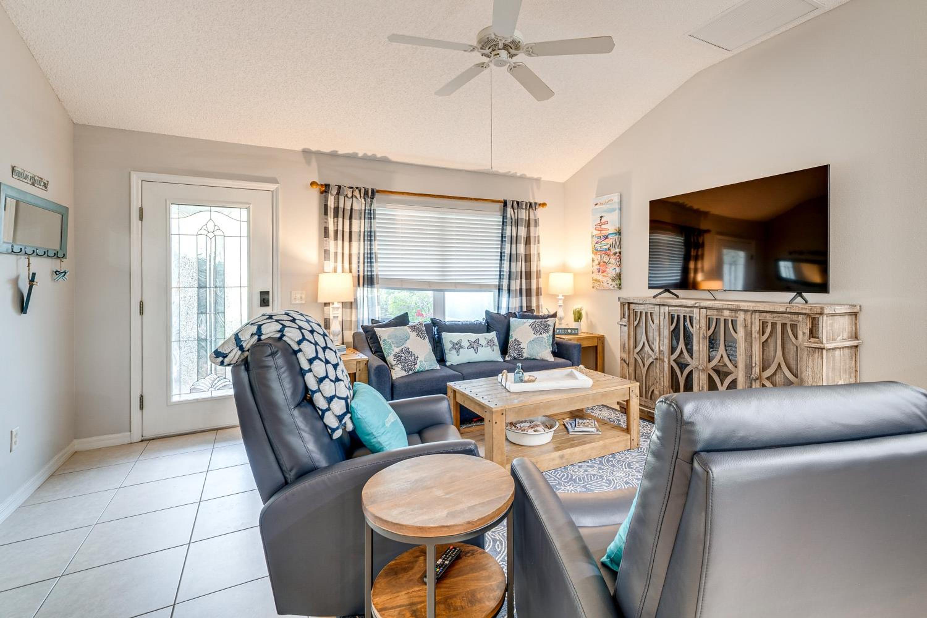Golf, Shop and Unwind Home with Patio in The Villages