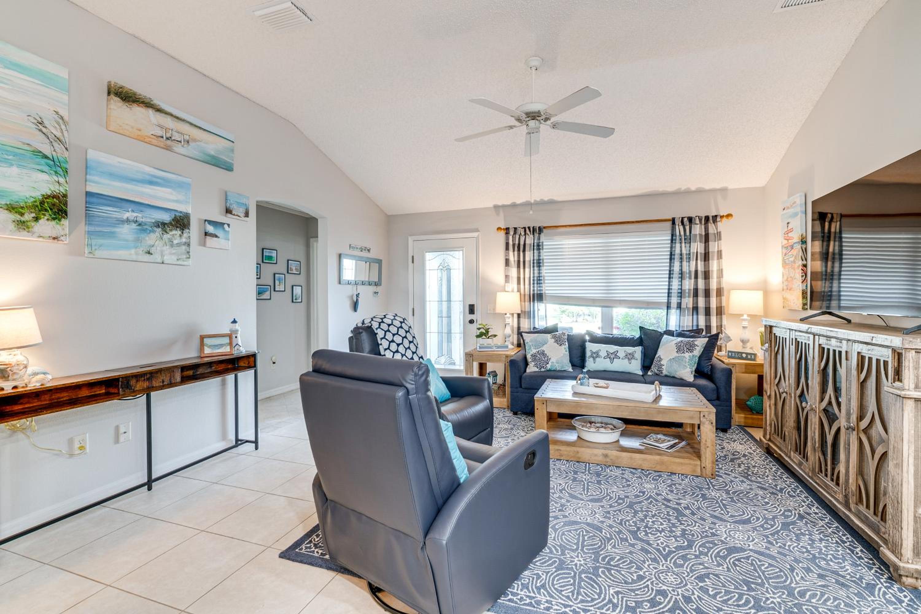 Golf, Shop and Unwind Home with Patio in The Villages