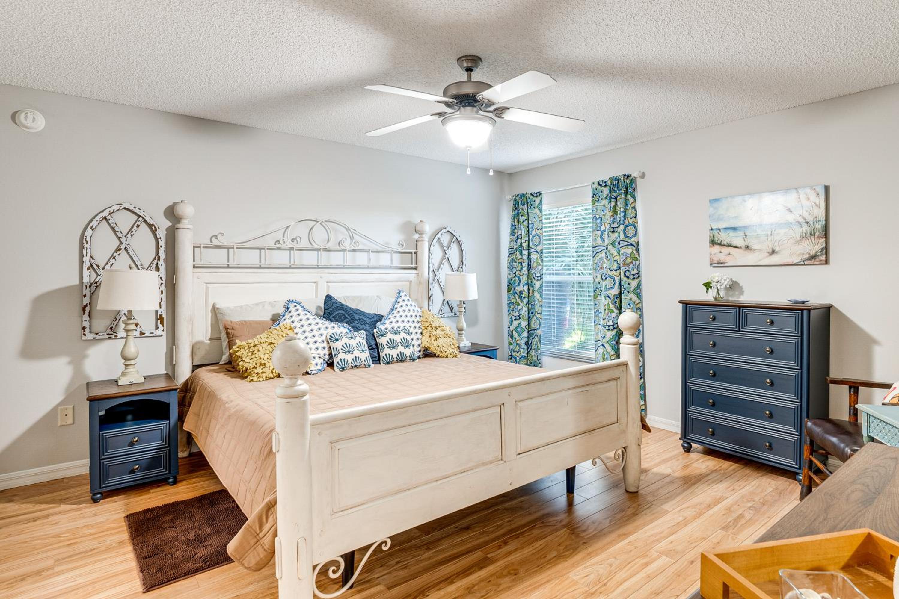 Golf, Shop and Unwind Home with Patio in The Villages