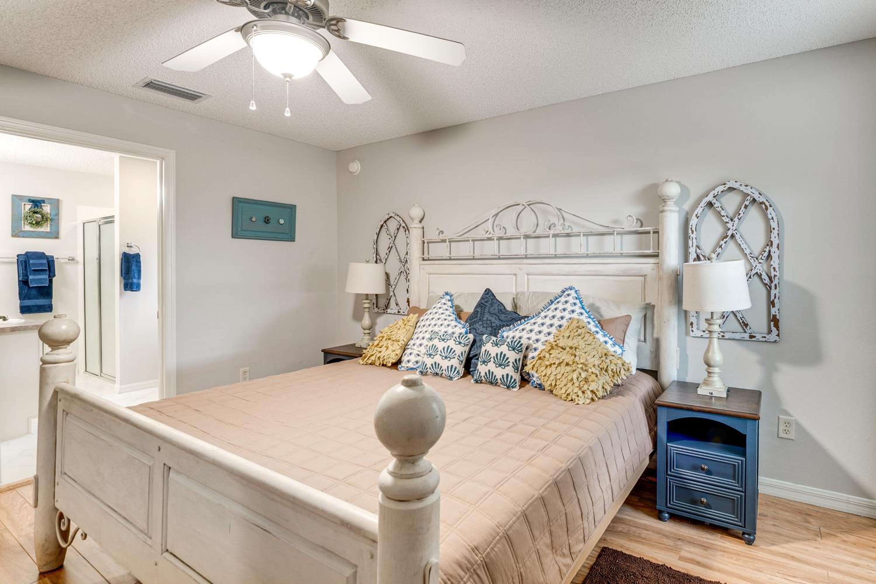 Golf, Shop and Unwind Home with Patio in The Villages