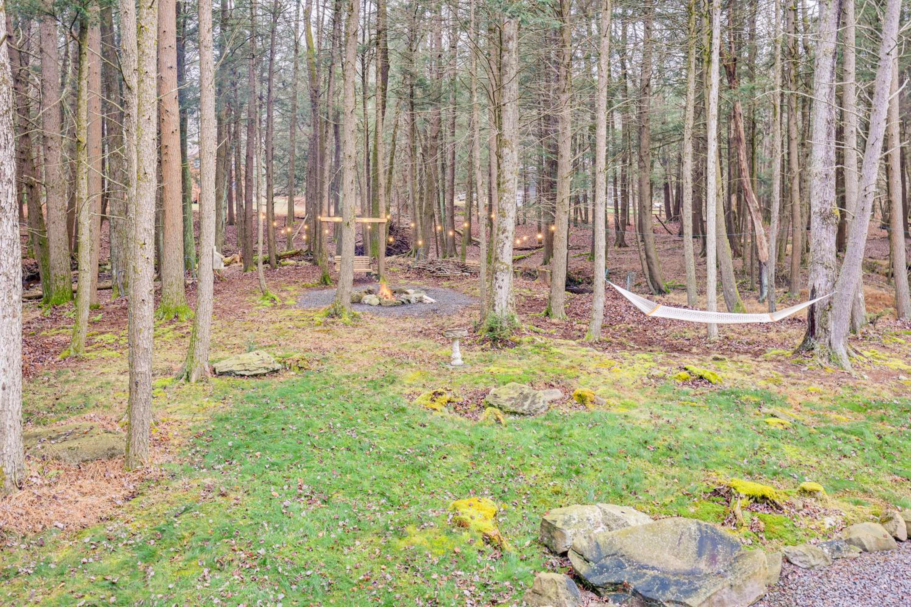 Fire Pit, Games and Outdoor Fun! Poconos Retreat
