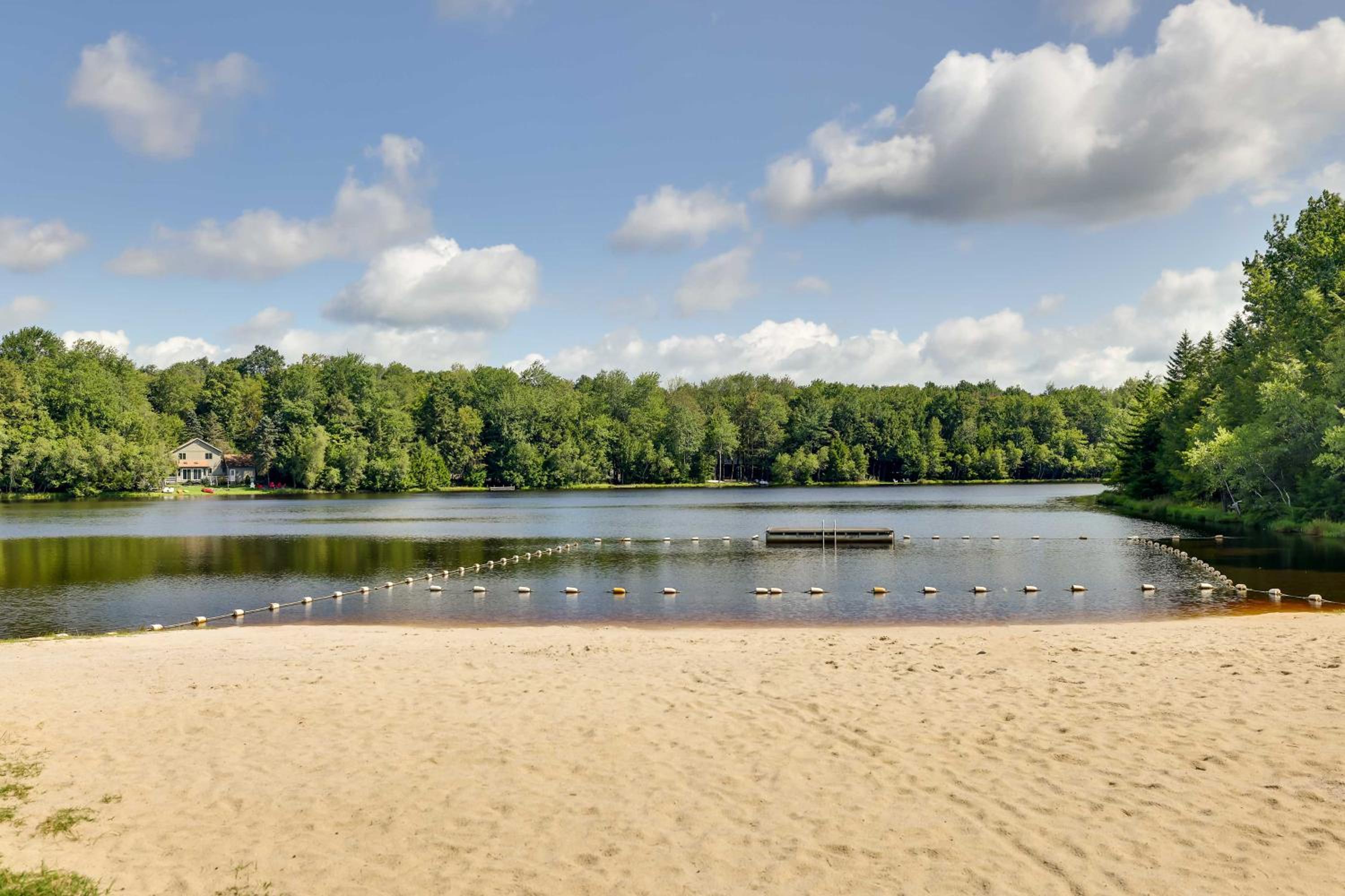 Fire Pit, Games and Outdoor Fun! Poconos Retreat
